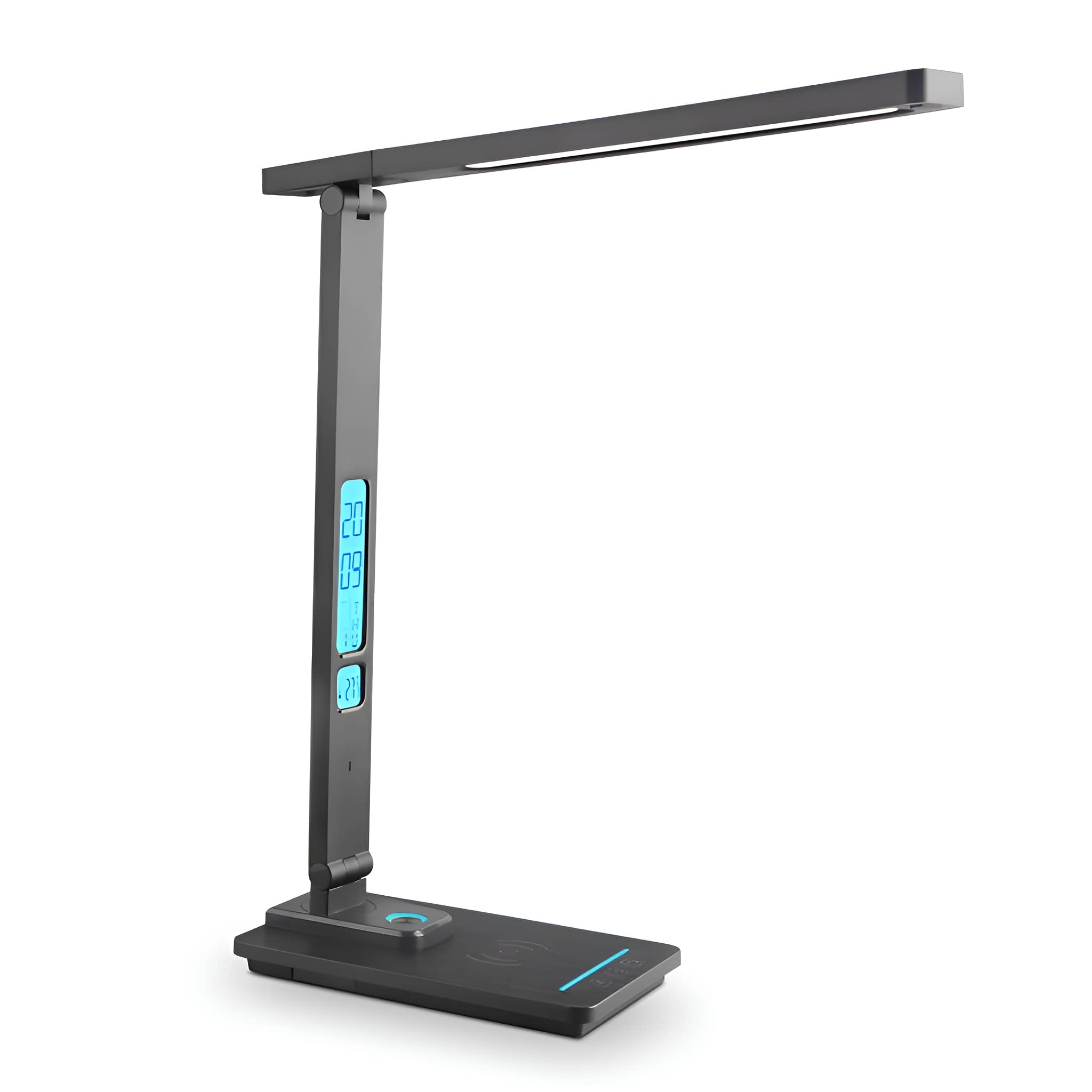 Schwarze Schreibtischlampe. Sie hat eine Digitalanzeige, eine Ladestation und steht auf weißem Hintergrund.