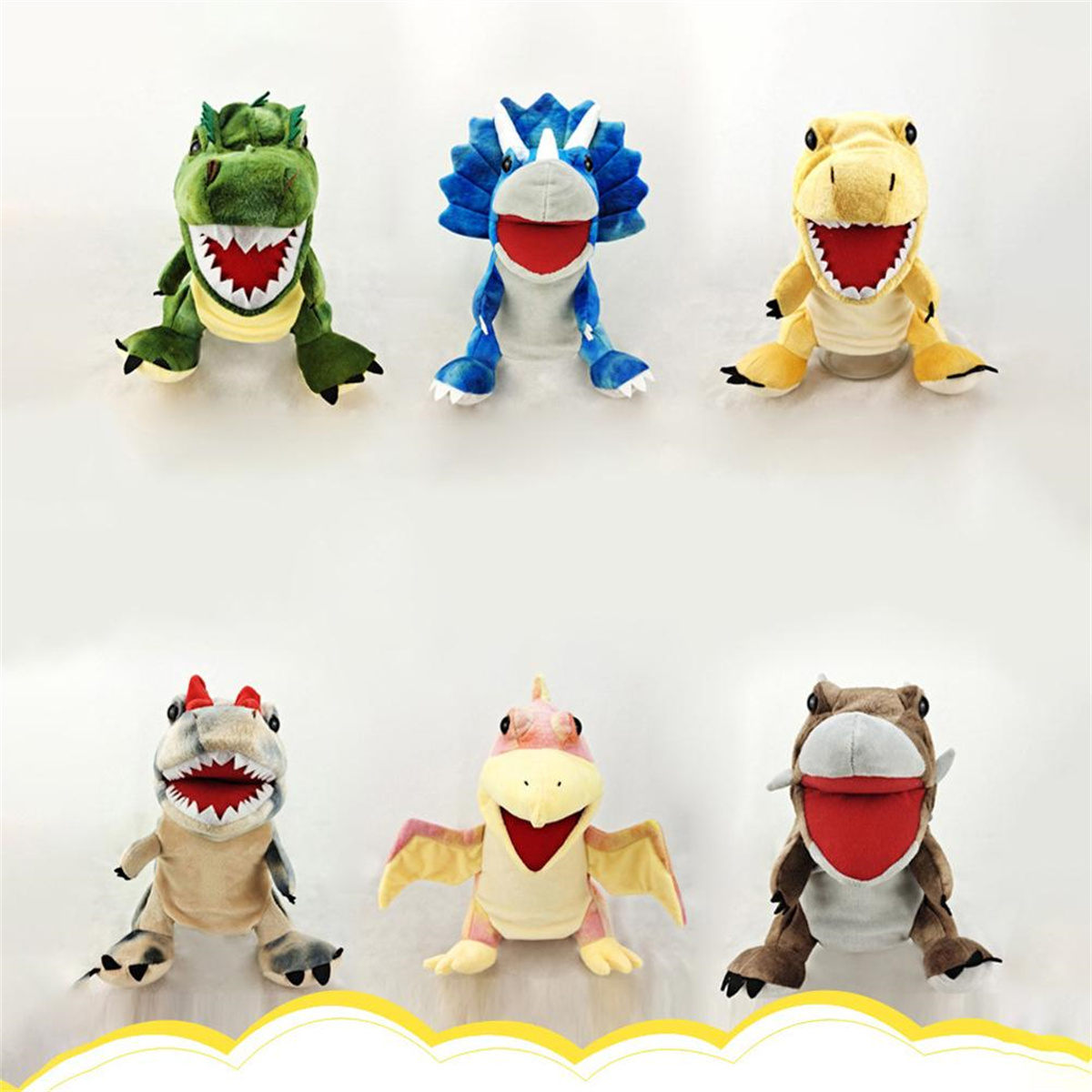 Sechs bunte Dinosaurier-Plüschtiere. Sie haben offene Münder und sind auf weißem Hintergrund.