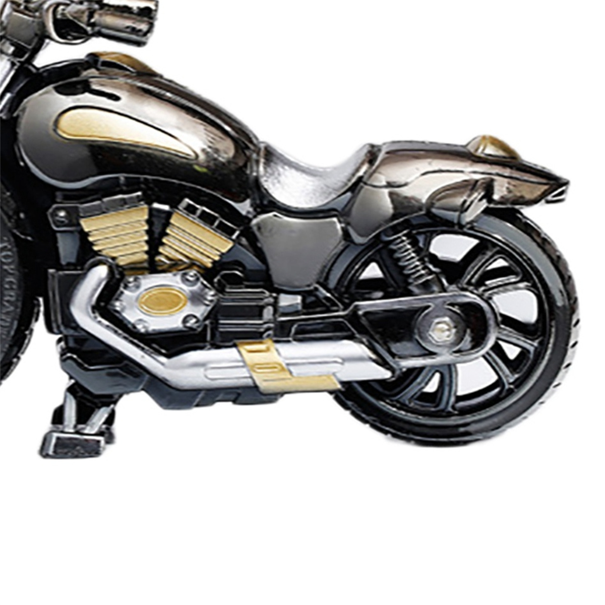 Ein Miniaturmotorrad mit schwarzen und goldenen Akzenten.