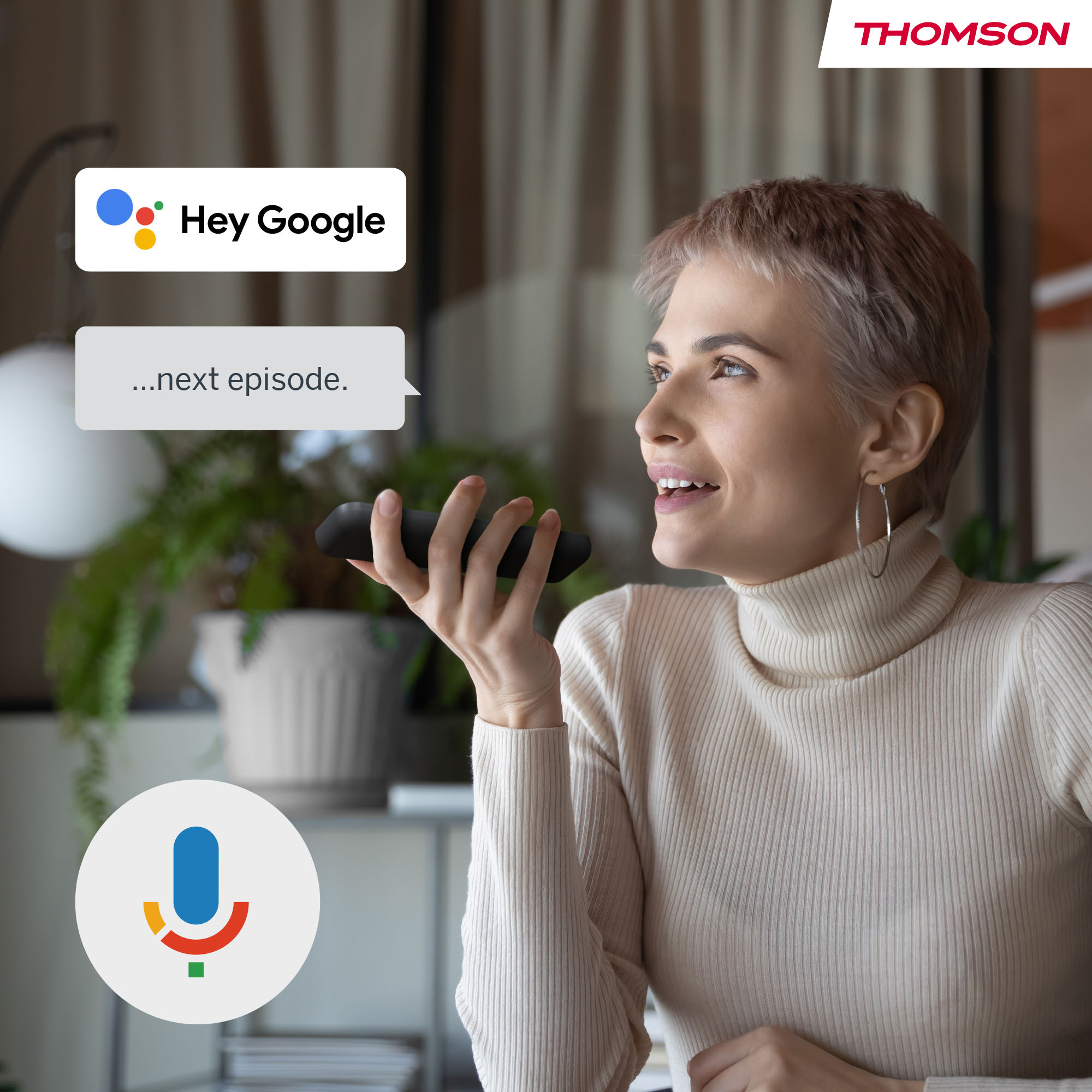 Frau spricht mit einem intelligenten Lautsprecher. Sprechblase sagt '...nächste Folge.' Google-Symbol sichtbar.