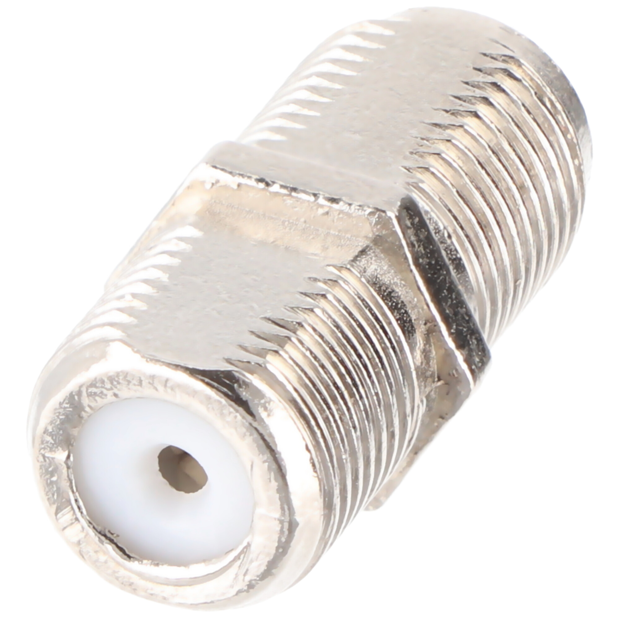 Een zilveren F-connector, met een witte isolator in de schroefdraad.