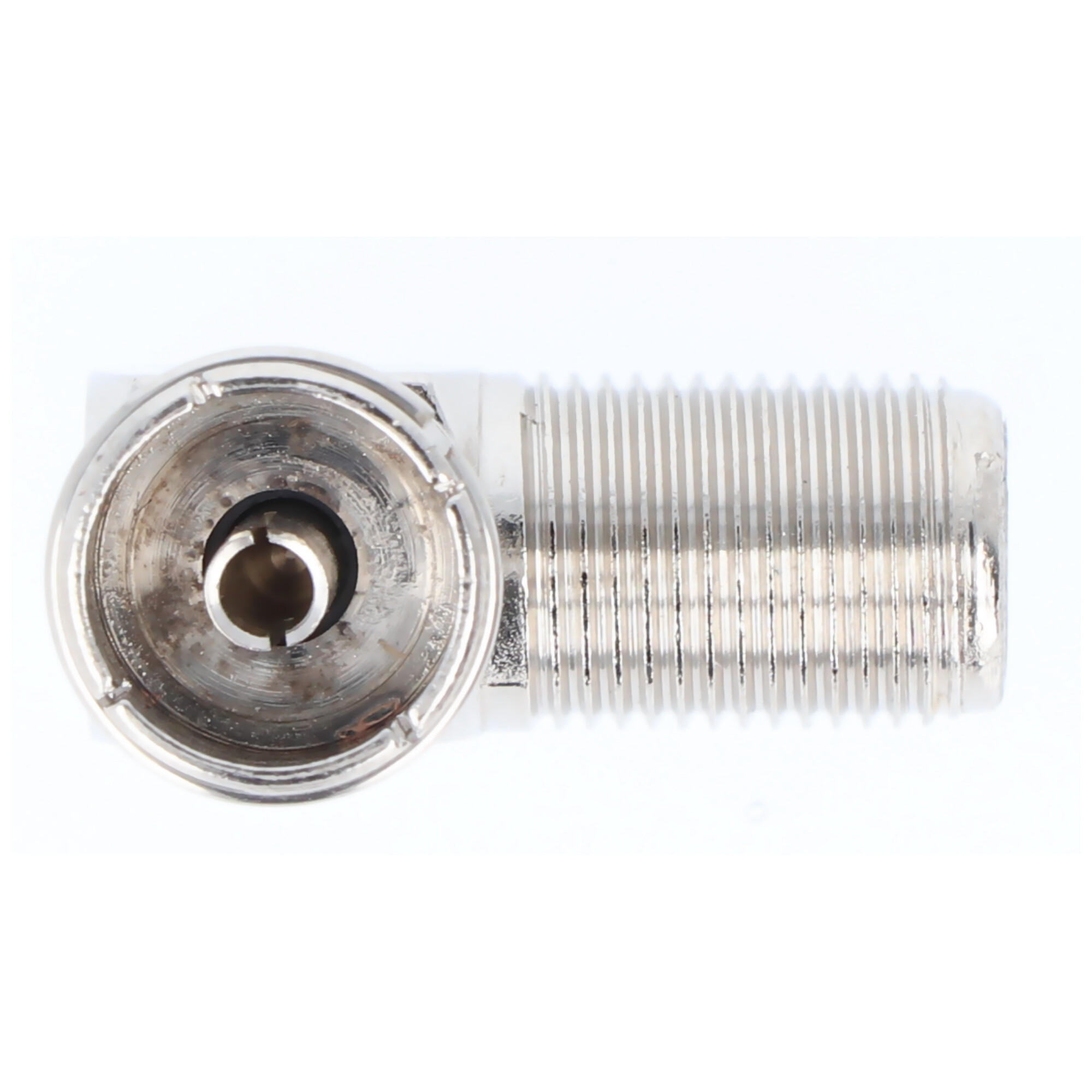 Een metalen F-connector, met een coaxiale kabelinvoeging.