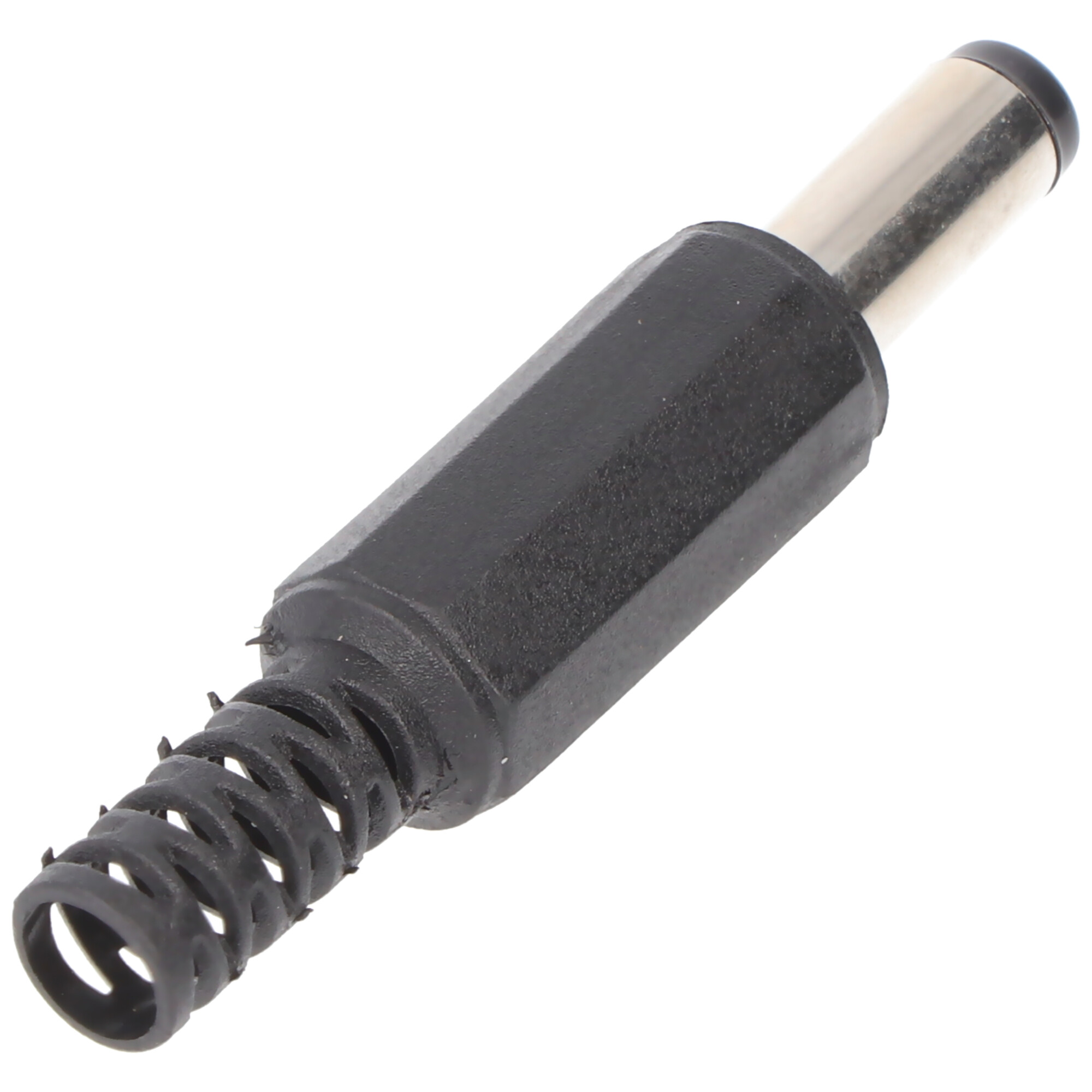 Zwarte en zilveren DC-voedingsconnector. Cilindrische vorm met zwarte kunststof behuizing en zilveren punt.