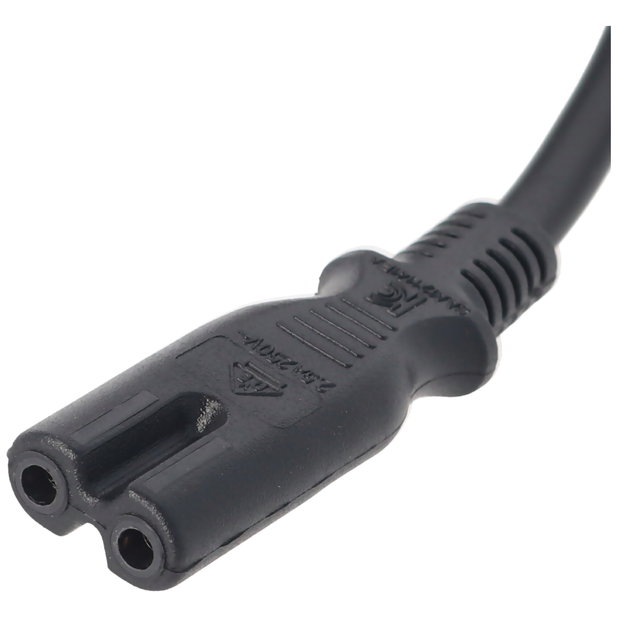 Een zwarte voedingskabel met een tweepolige connector. De kabel is zwart. De achtergrond is wit.