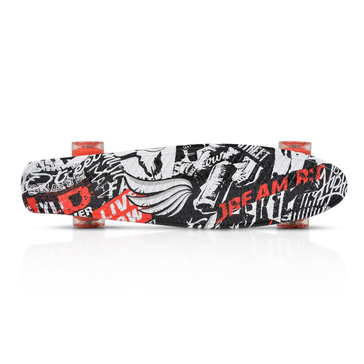 Skateboard mit Graffiti-Design, schwarz, weiß und rot. Orangefarbene Räder sind sichtbar. Weißer Hintergrund.
