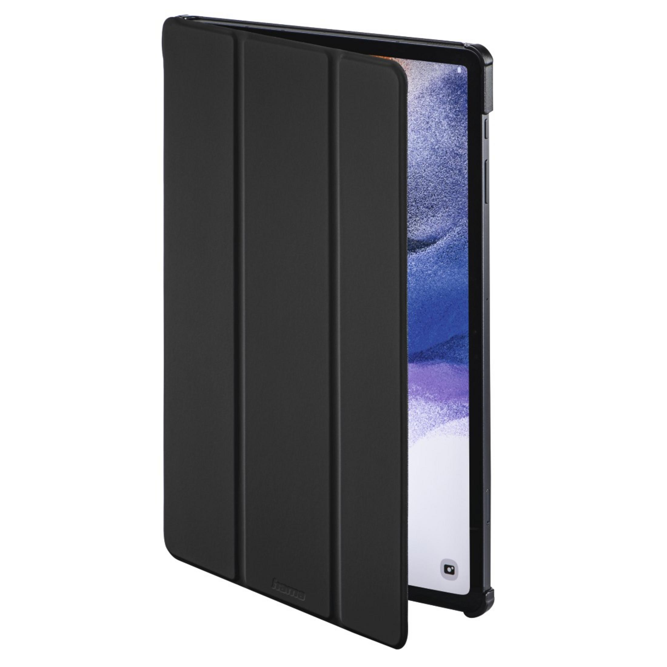 Schwarze Tablethülle, teilweise geöffnet. Weißer Hintergrund.