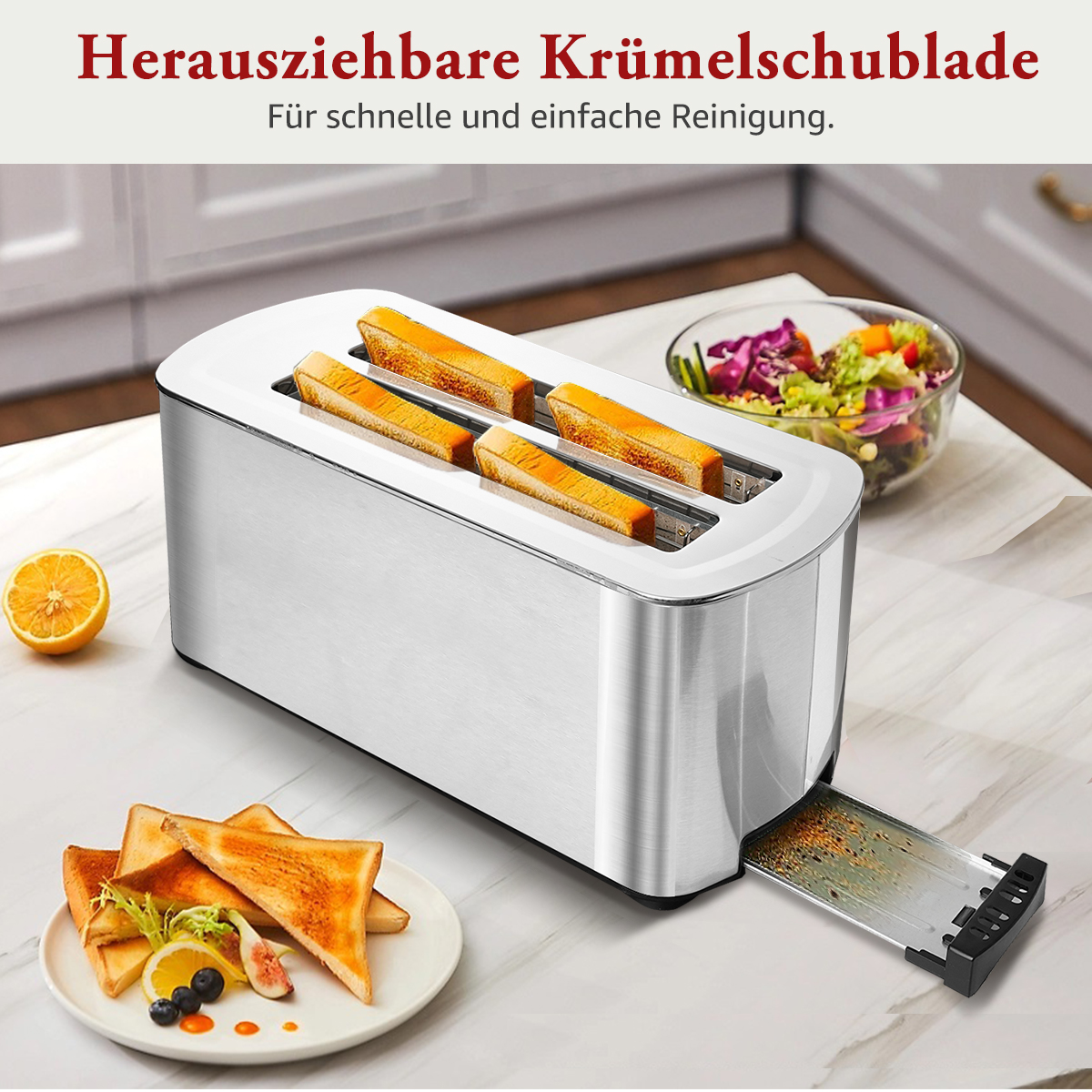 Silberner Toaster mit zwei Schlitzen, Toast darin und herausgezogener Krümelschublade auf Marmoroberfläche.
