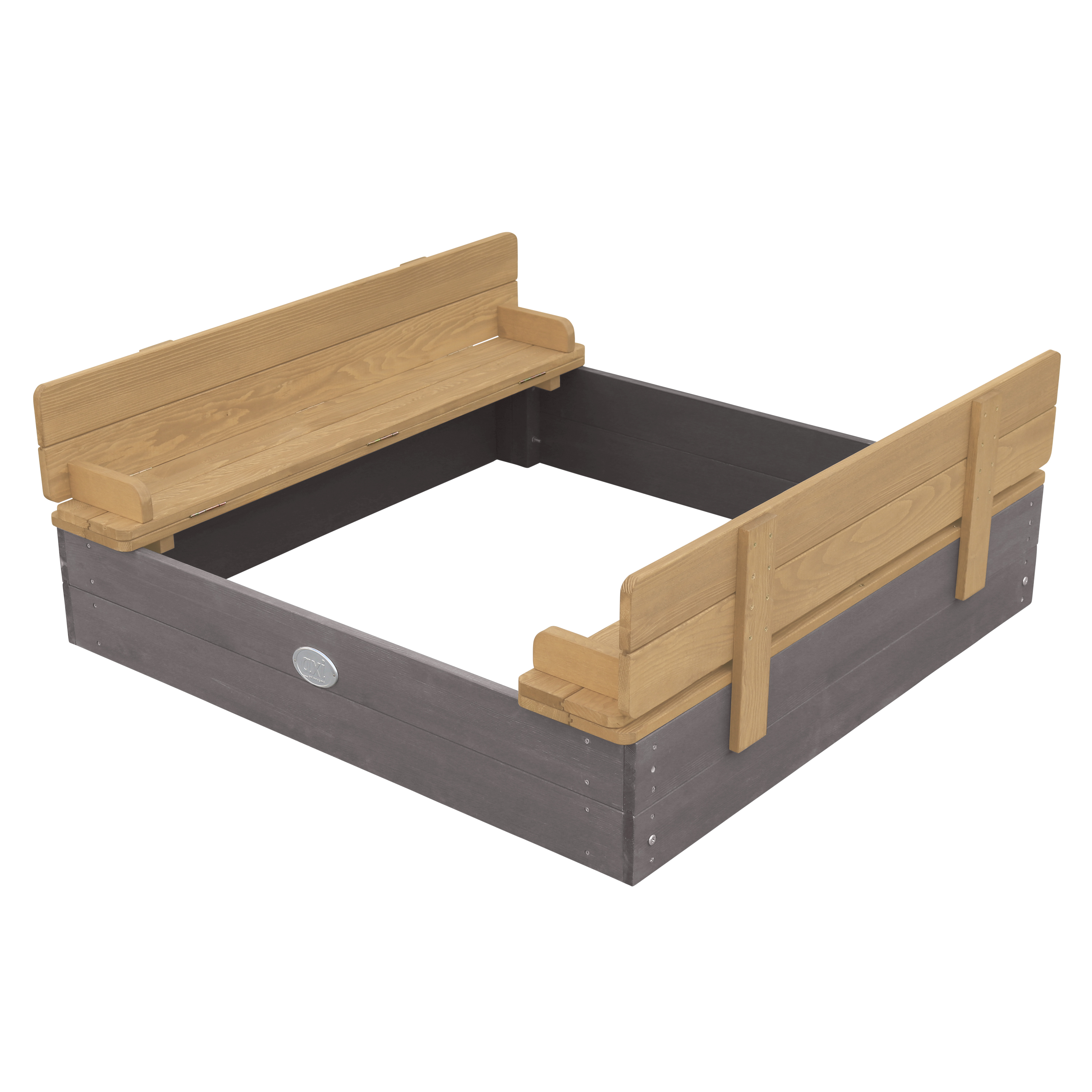 Ein quadratischer Sandkasten mit Holzbänken auf zwei Seiten und grauen Rändern. Isoliert.