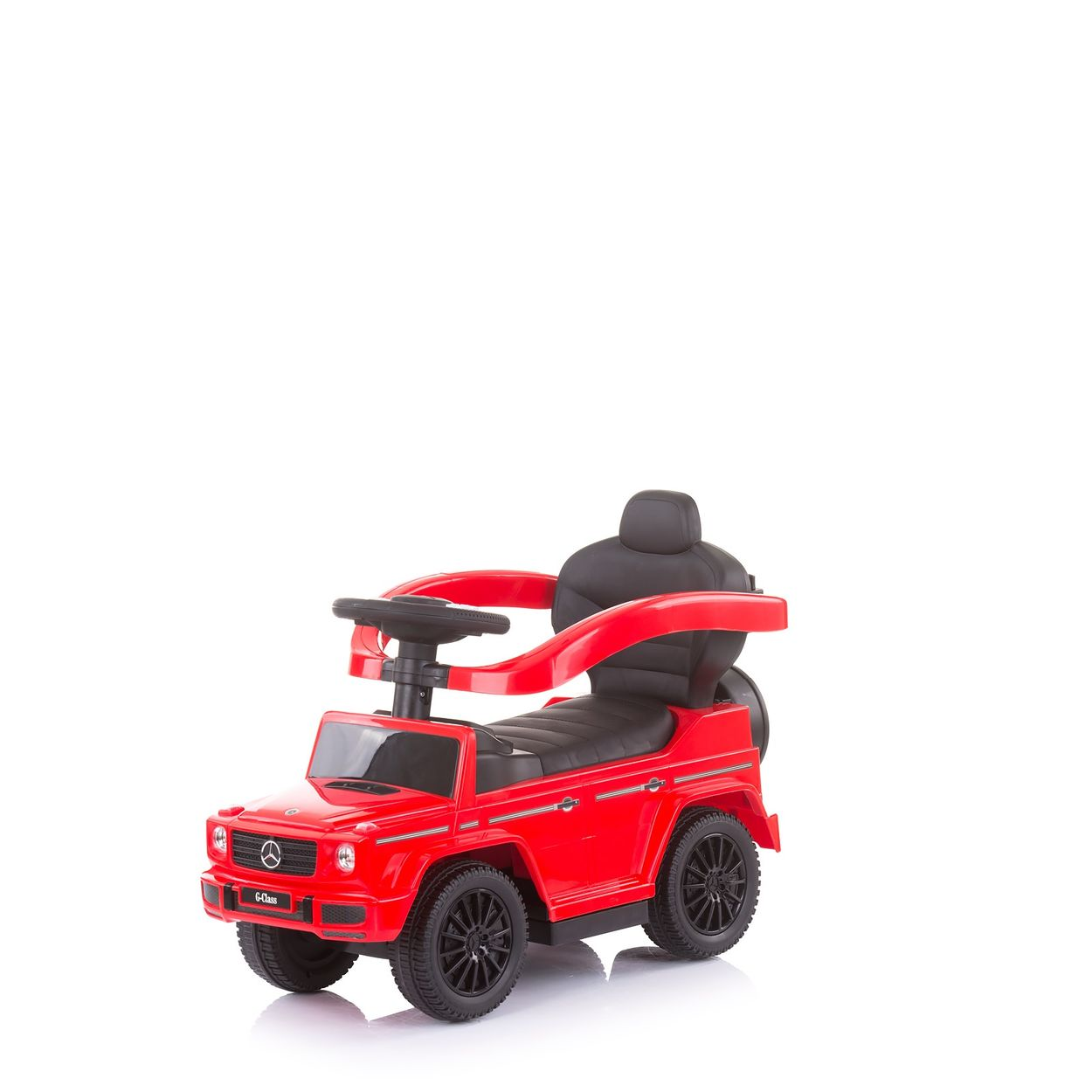 Rotes Spielzeugauto in Form einer G-Klasse, schwarze Räder und Sitz, auf weißem Hintergrund.