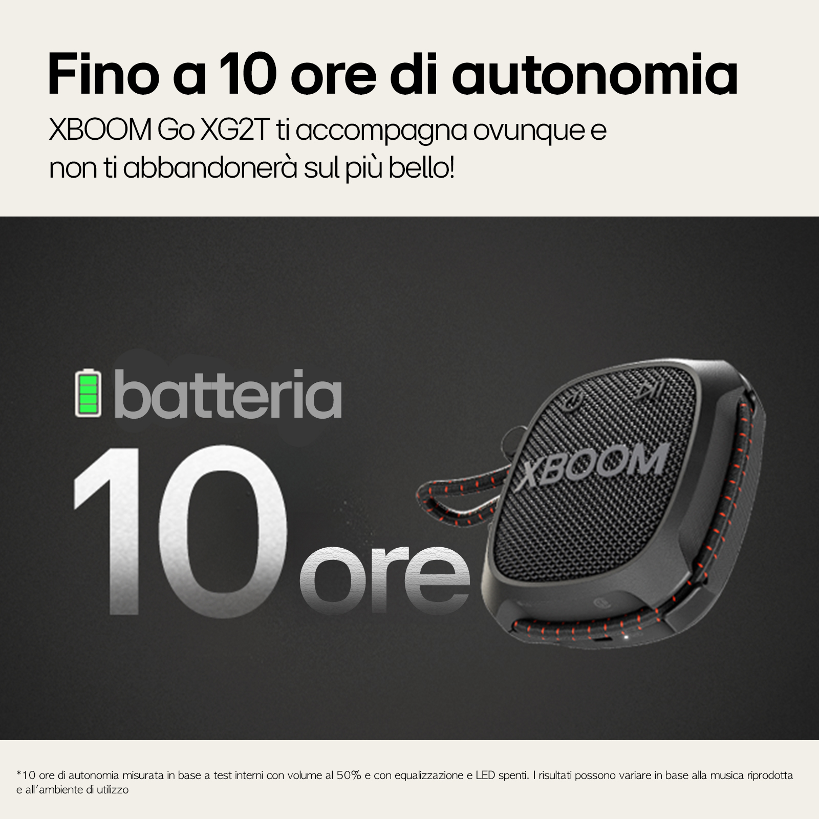 Czarny i czerwony głośnik przenośny z białym tekstem. Tekst mówi XBOOM z ikoną baterii i liczbą 10.