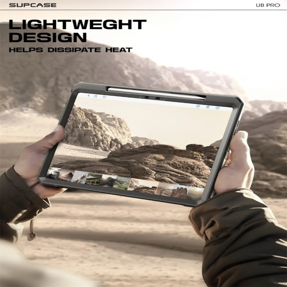 Hände halten ein Tablet-Gerät. Das Tablet zeigt mehrere Bilder auf dem Bildschirm.