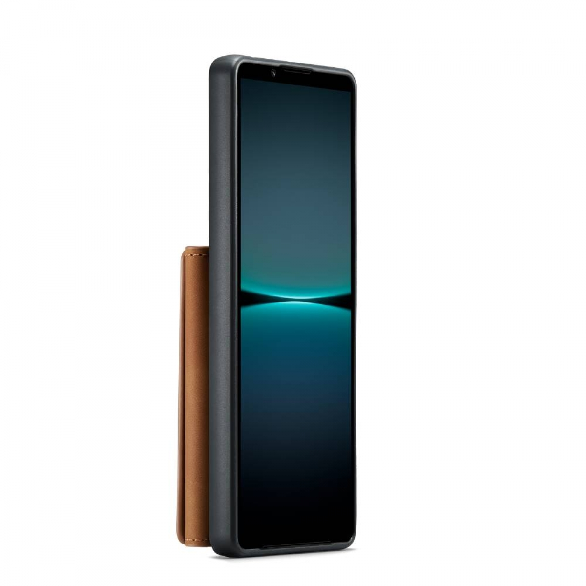 Ein schwarzes Telefon und eine braune Brieftasche. Das Telefon steht. Der Hintergrund ist weiß.