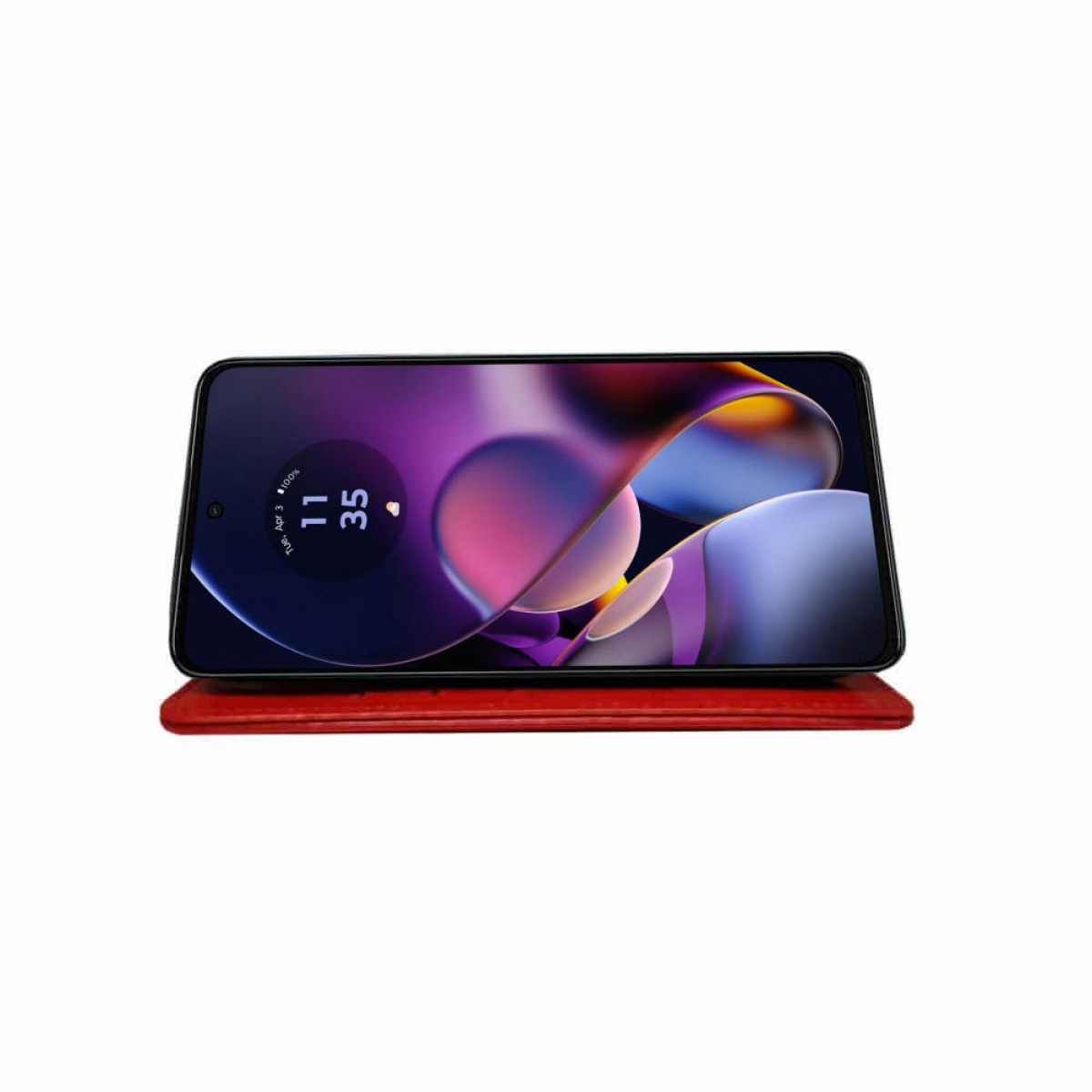 Telefon auf roter Hülle mit Zeit- und Datumsanzeige auf dem Bildschirm.
