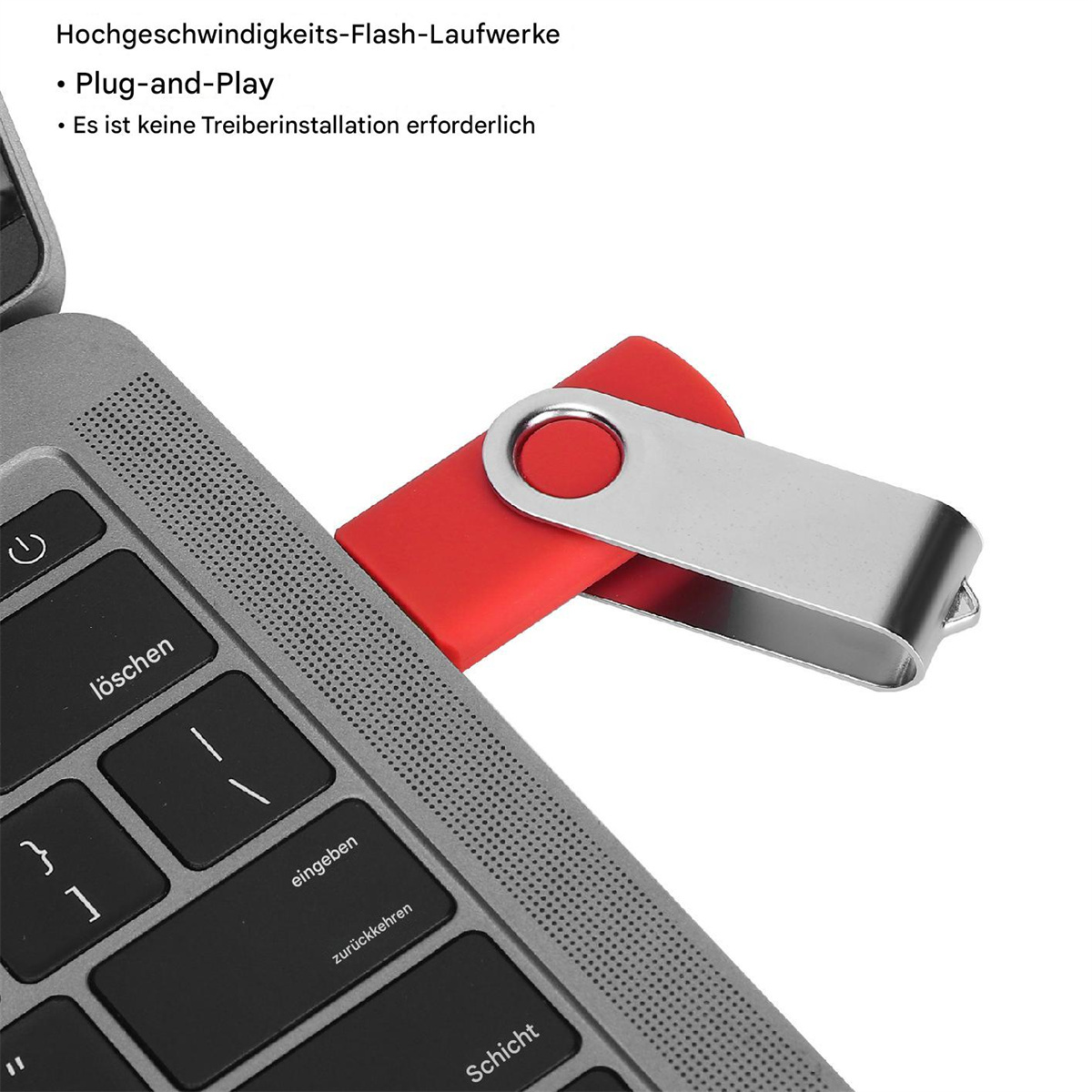 Ein Laptop mit eingestecktem USB-Laufwerk, Text auf dem Bildschirm.