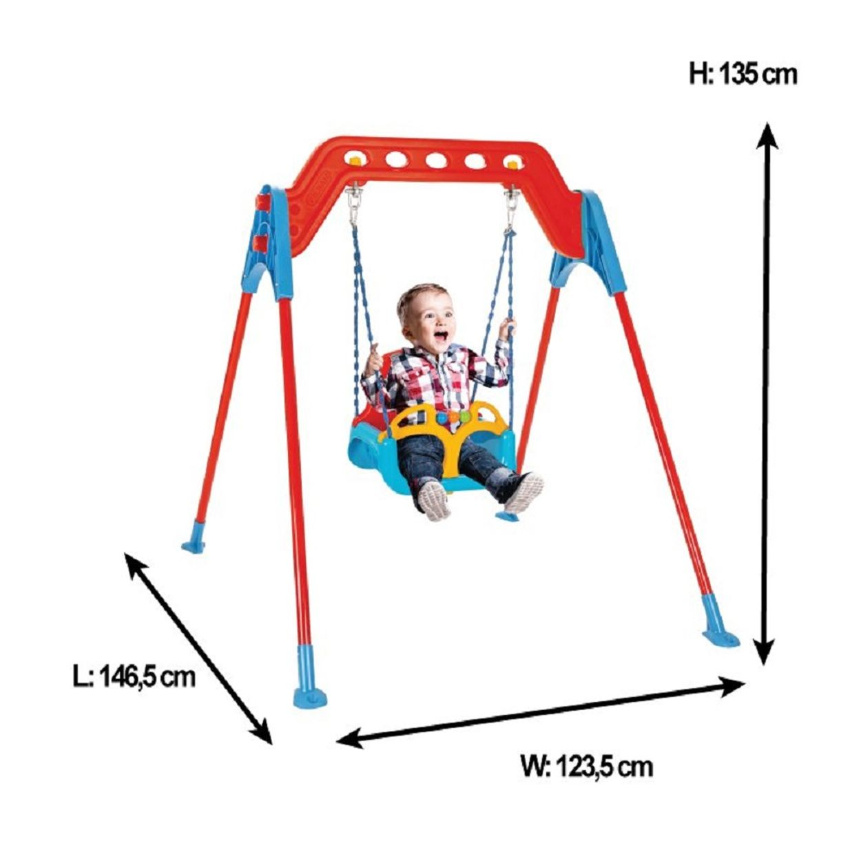 Ein Kind auf einer Schaukel, blau und rot, mit den Maßen 146,5 cm lang, 123,5 cm breit und 135 cm hoch.
