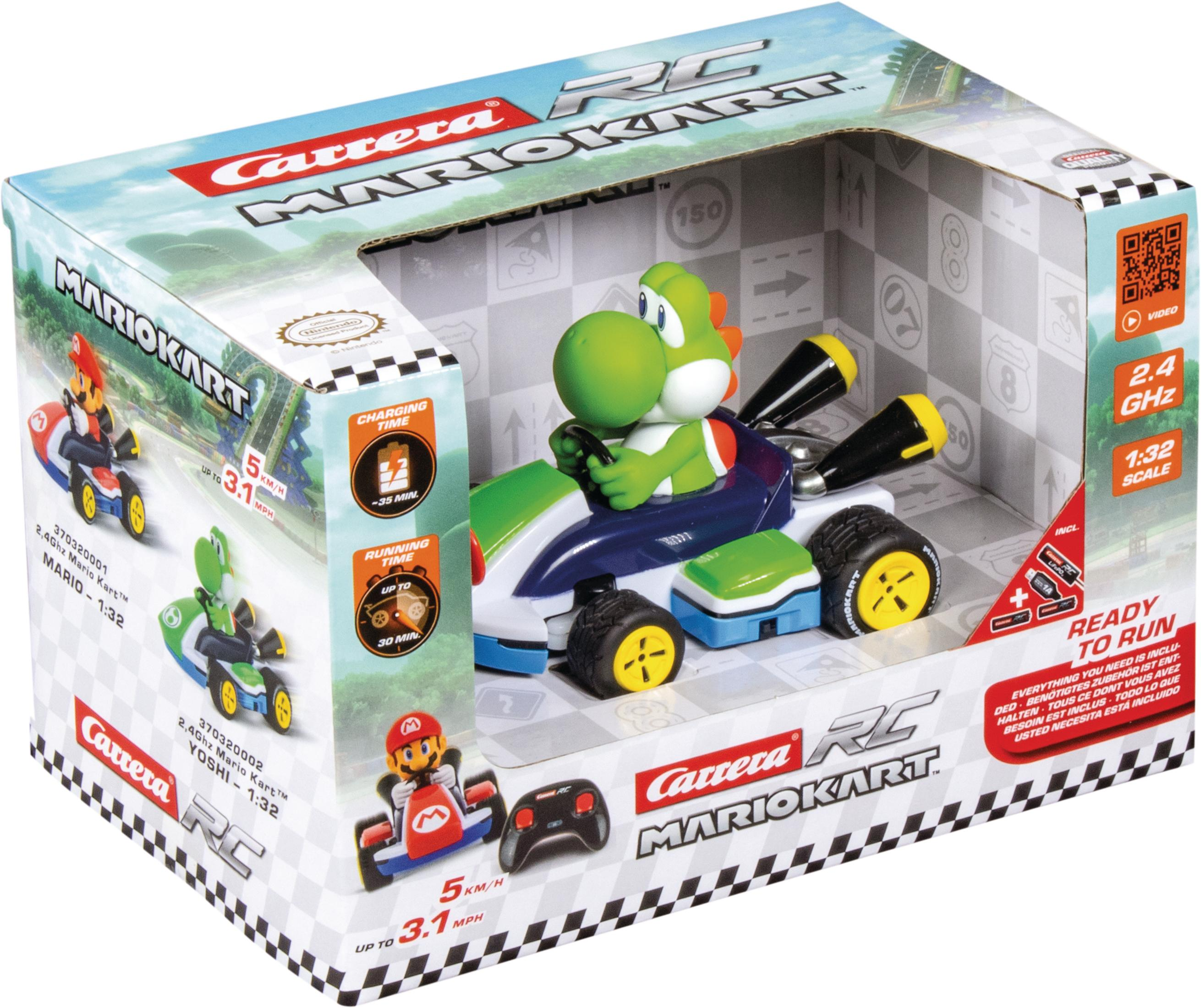 Coche de juguete Mario Kart en una caja. La caja es blanca y tiene imágenes de Mario y Yoshi.