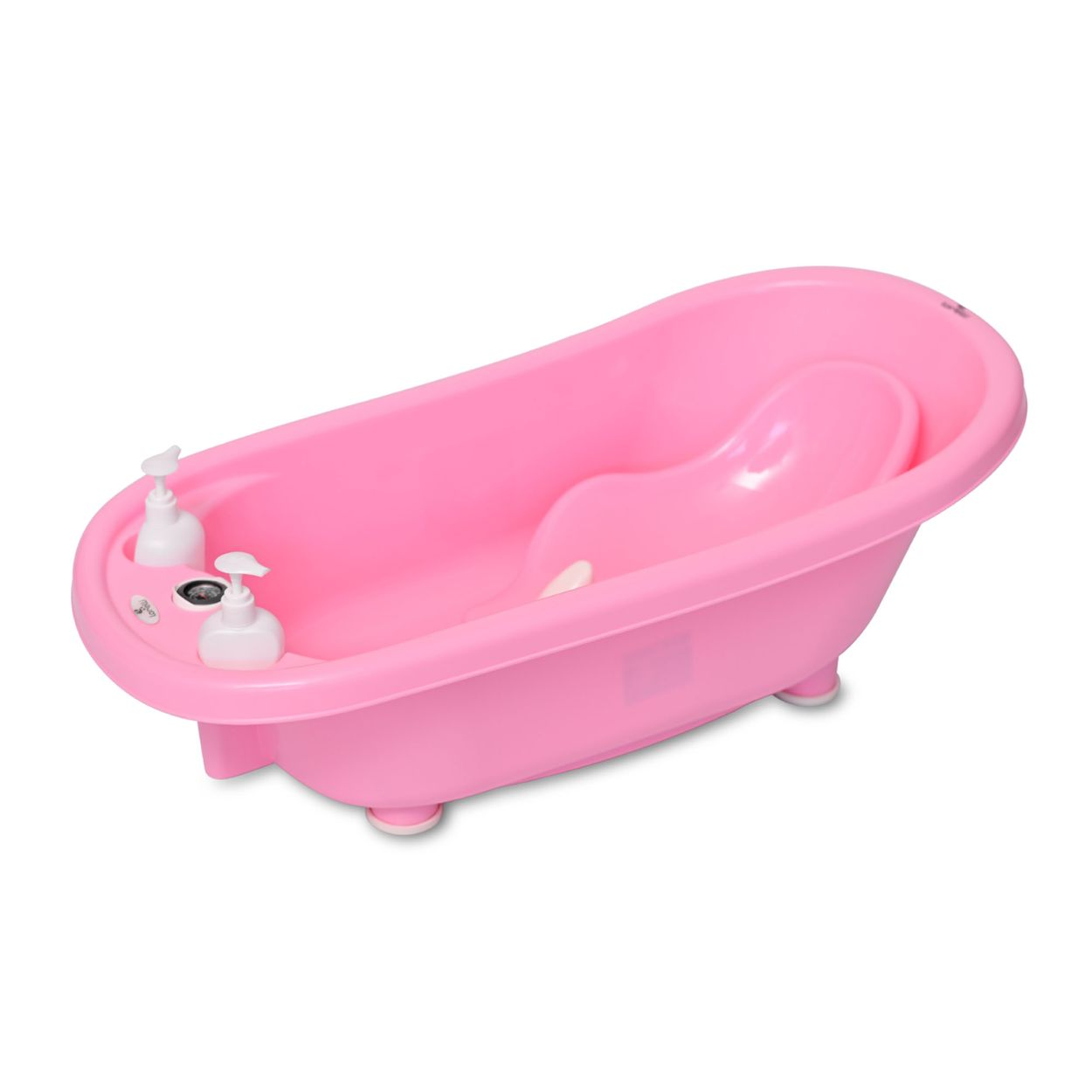 Rosa Baby-Badewanne mit konturiertem Sitz und zwei weißen Flaschen. Weißer Hintergrund.