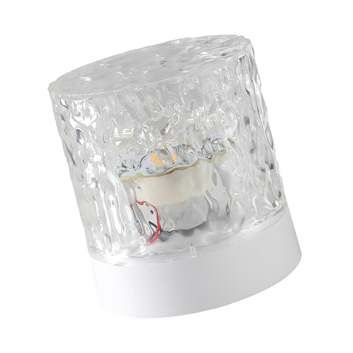 Ein klarer, strukturierter, zylindrischer LED-Leuchtmittel mit weißem Sockel und sichtbarem rotem Draht.
