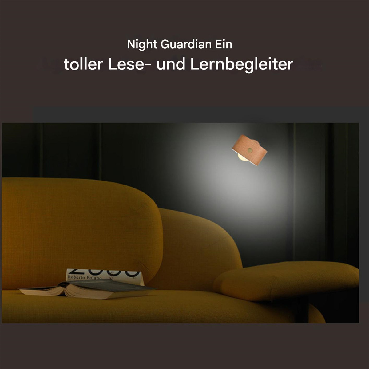 Ein Buch und eine Lampe in einem dunklen Raum. Der Text auf Deutsch lautet "Night Guardian" und "ein toller Lese- und Lernbegleiter".