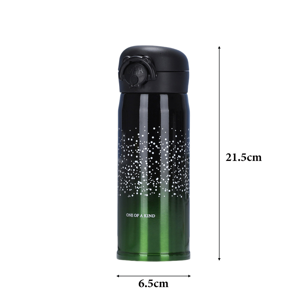Eine grün-schwarze Wasserflasche mit weißen Punkten. Die Flasche hat einen schwarzen Deckel, Maße sind angegeben.