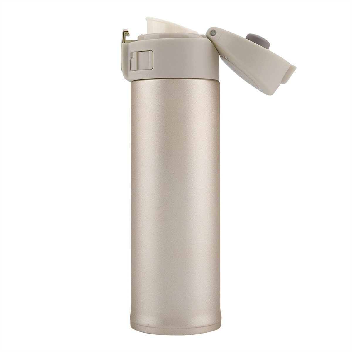 Silberne isolierte Wasserflasche mit offenem, hellbeigem Klappdeckel, weißer Hintergrund.