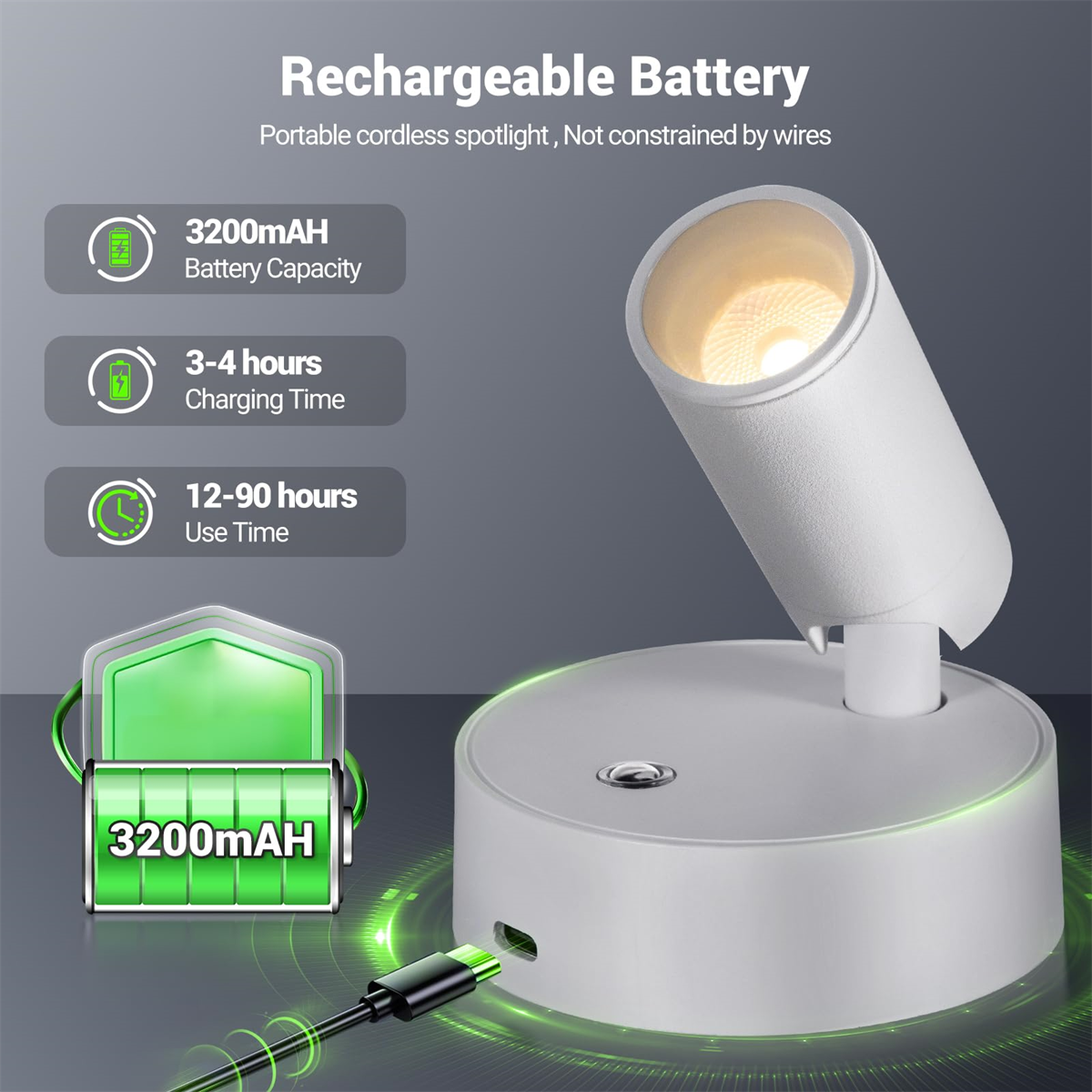 Weißer Strahler auf weißer Basis, mit einem Ladekabel. Ein grünes Batteriesymbol befindet sich links.