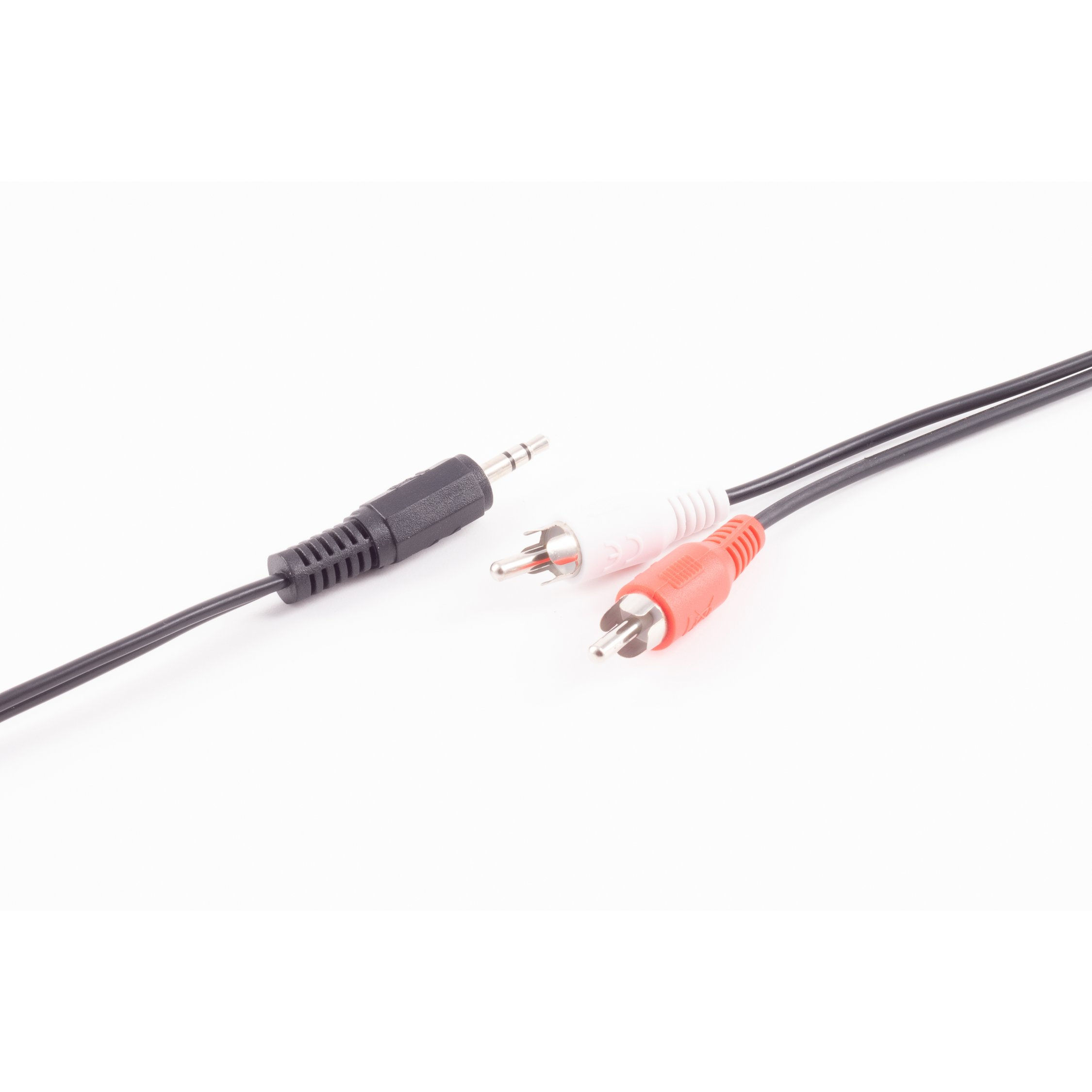 Zwei Audiokabel mit 3,5-mm-Klinke und zwei Cinch-Steckern. Die Kabel sind schwarz.