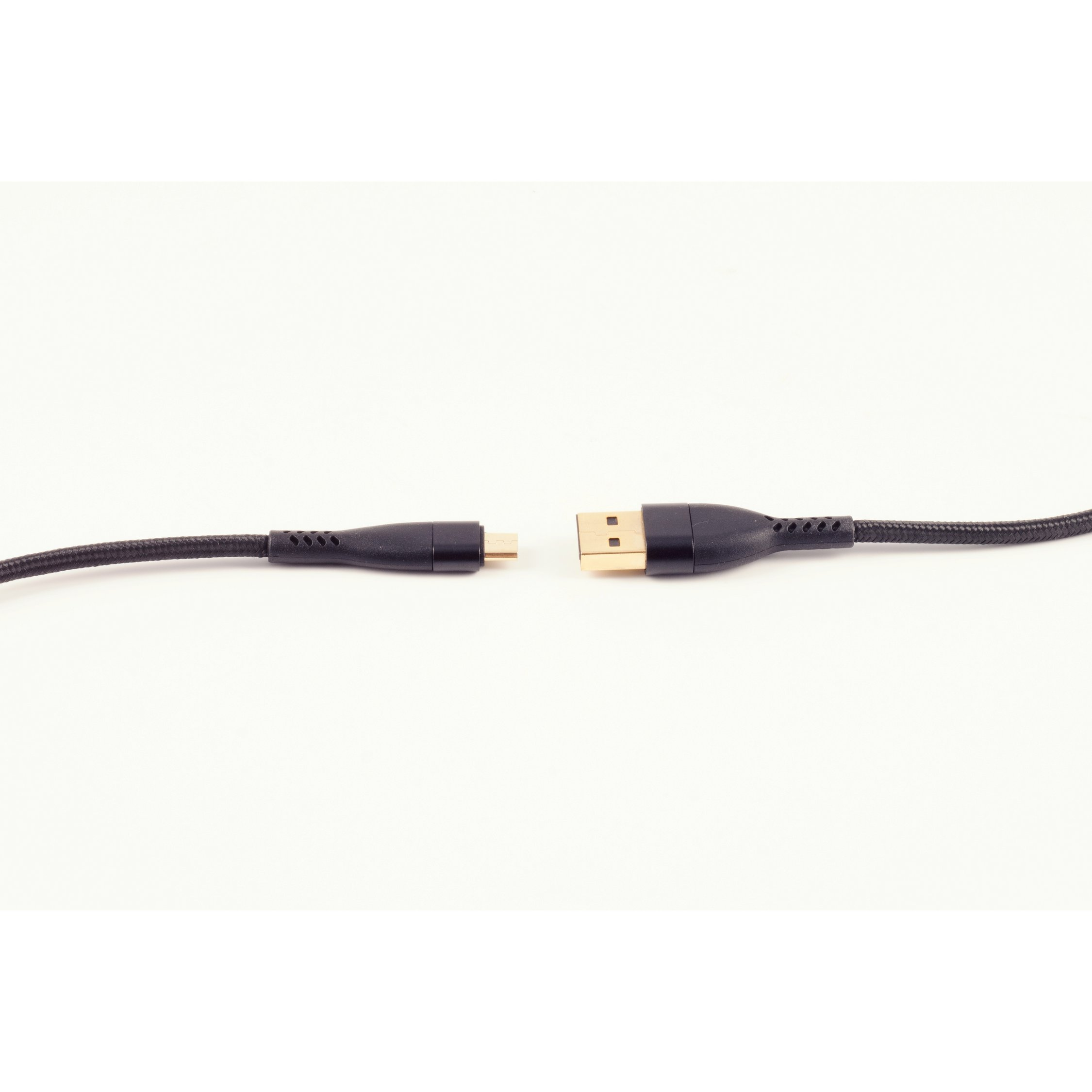 USB-Kabel mit USB-A- und USB-C-Anschlüssen, auf weißem Hintergrund.