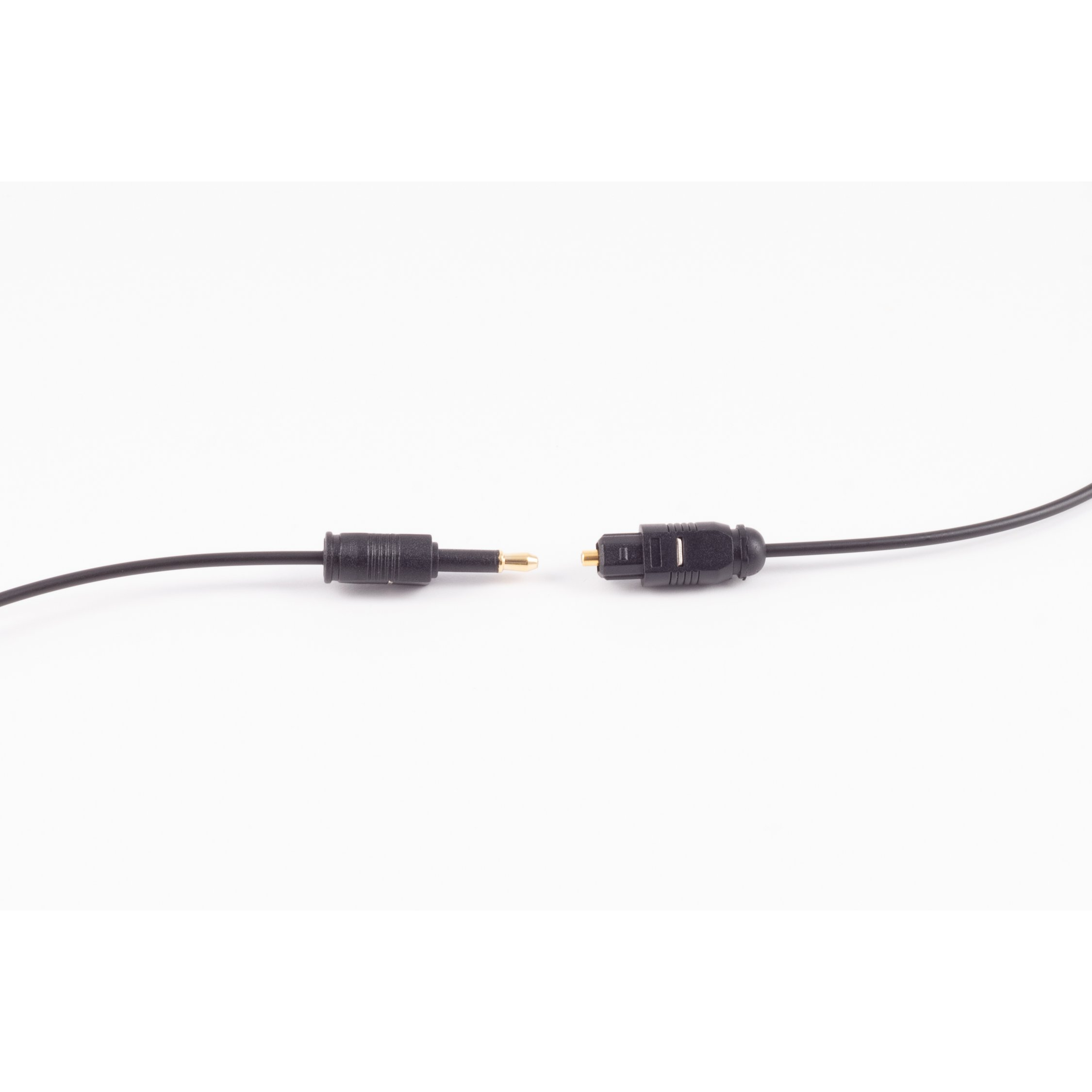 Ein schwarzes optisches Audiokabel mit Anschlüssen an beiden Enden, vor weißem Hintergrund. Das Kabel ist gerade.