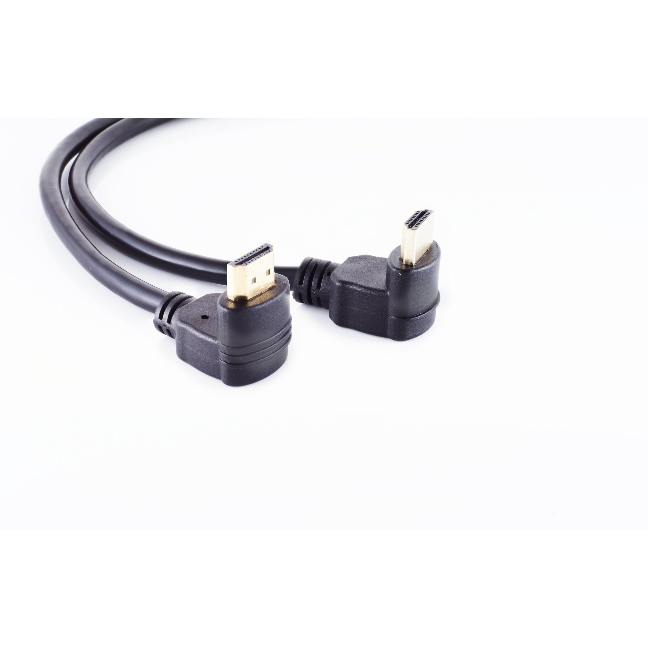 Zwei schwarze HDMI-Kabel mit Winkelsteckern auf weißem Hintergrund.