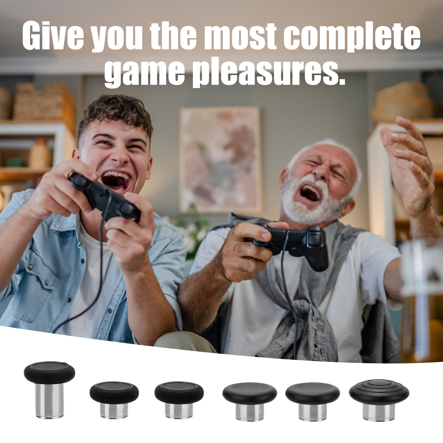 Twee mannen spelen games met controllers, en zes thumb grips.