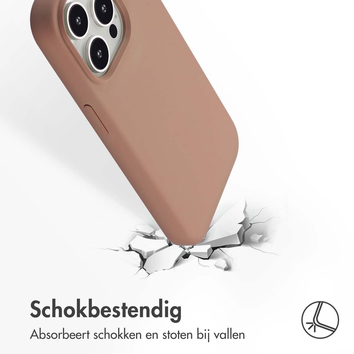 Een telefoonhoesje ligt op een wit oppervlak. De hoes is bruin en heeft een uitsparing voor de camera.