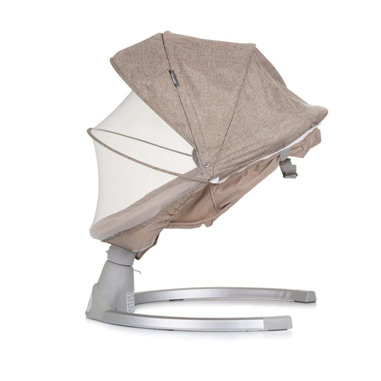 Eine beige Babyschaukel mit Baldachin und Netz. Sie steht vor weißem Hintergrund.