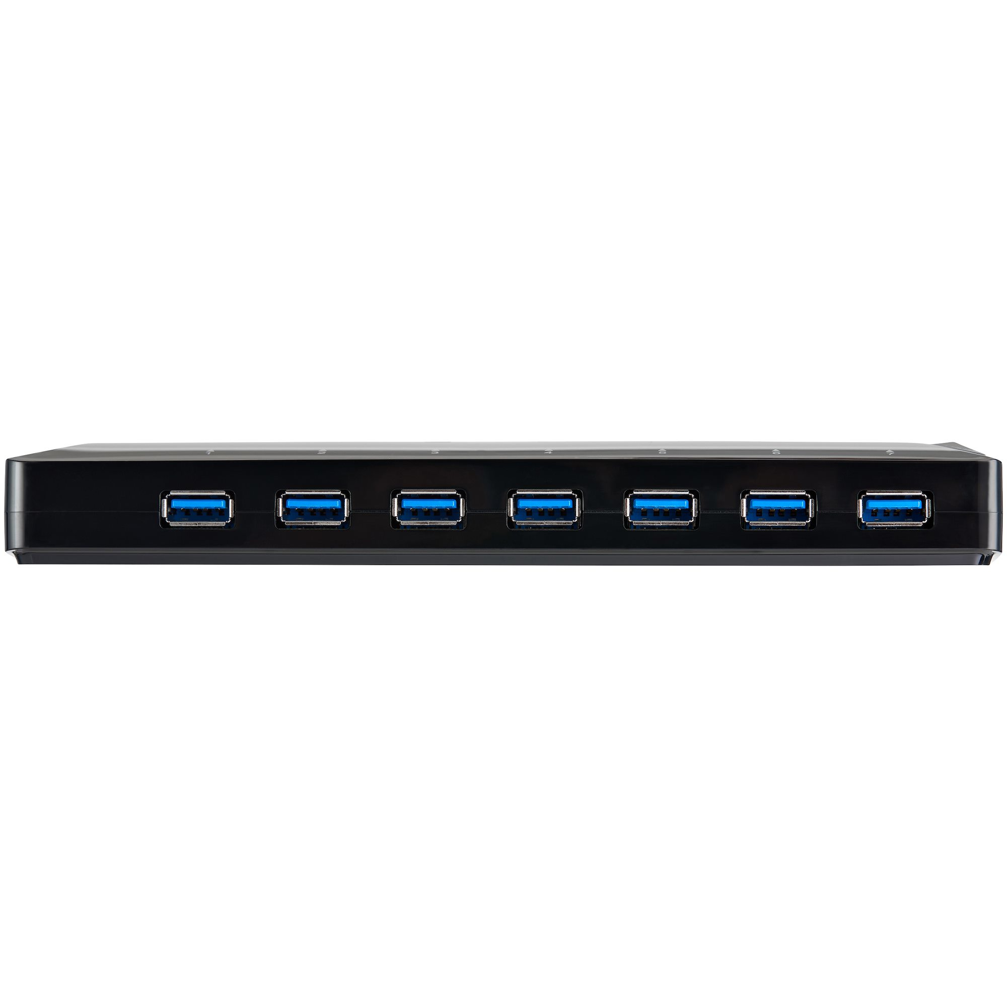 Schwarzer USB-Hub mit sieben USB-Anschlüssen vor weißem Hintergrund.