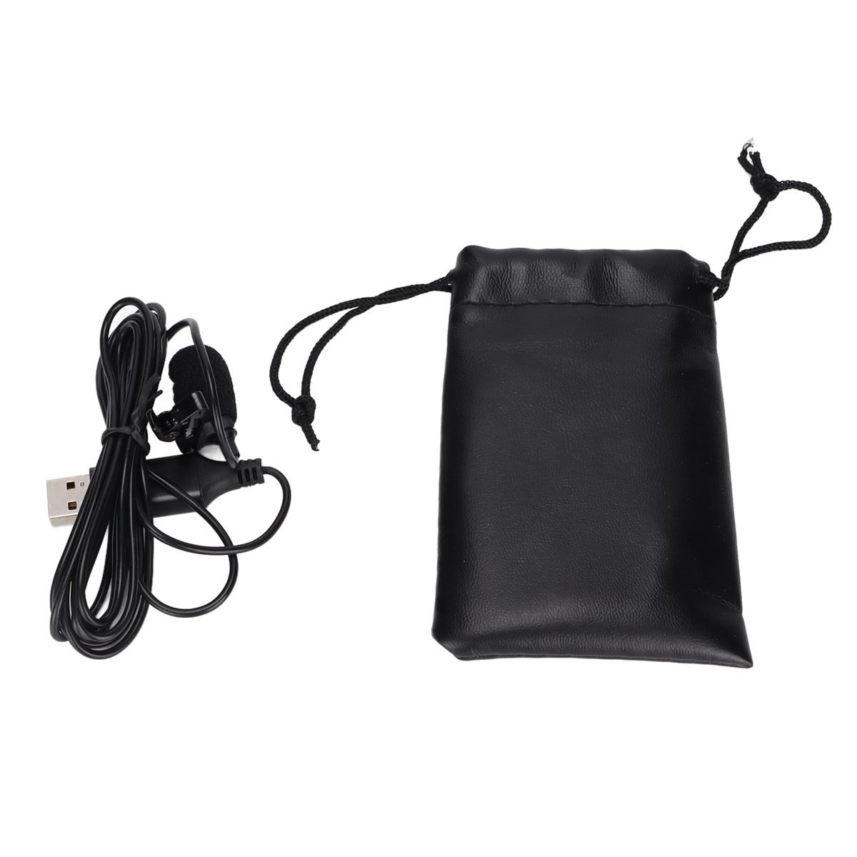 Schwarzes Mikrofon mit USB-Kabel und schwarzem Beutel auf weißem Hintergrund.