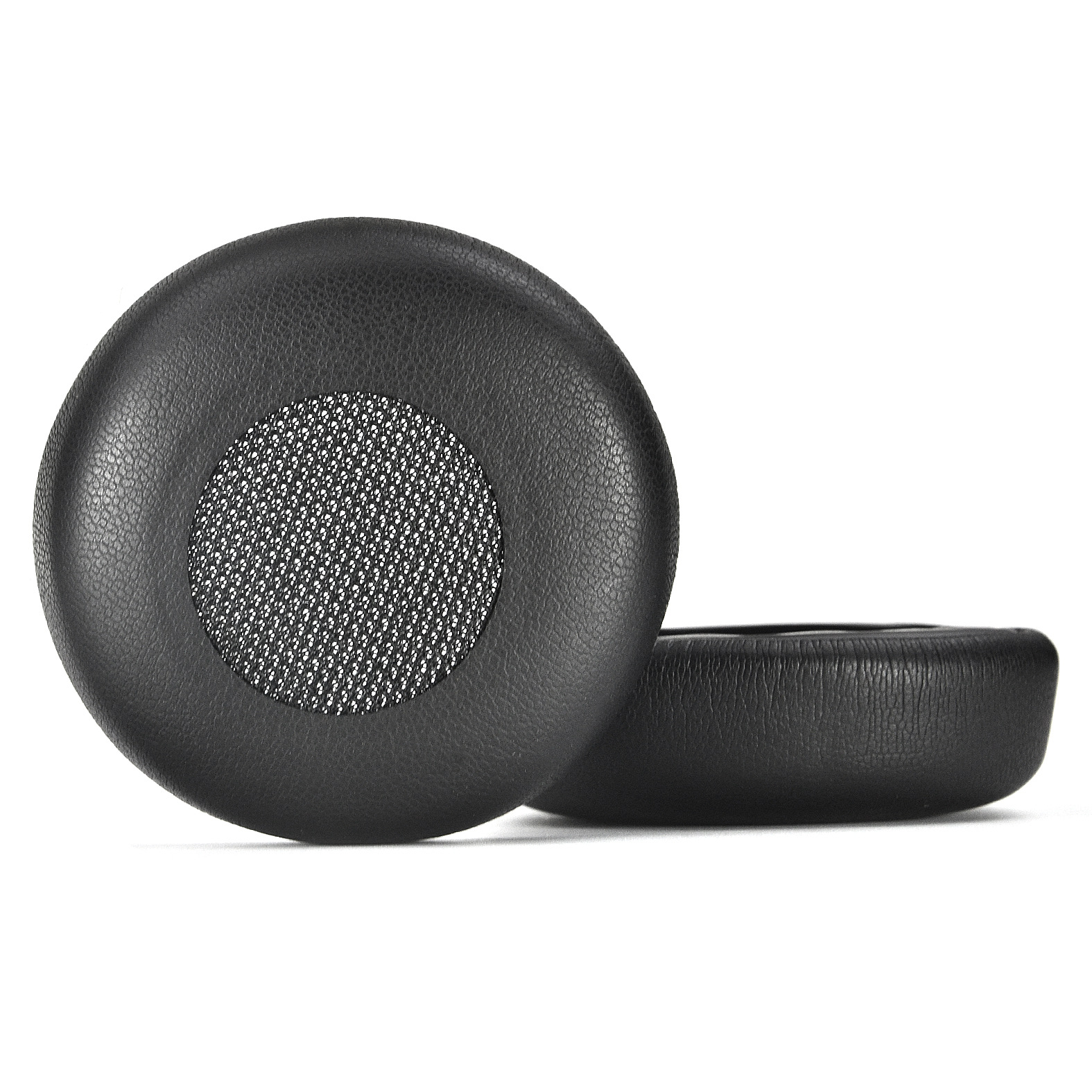 Dwie czarne nauszniki z siatkowym środkiem. Nauszniki są okrągłe i lekko teksturowane.