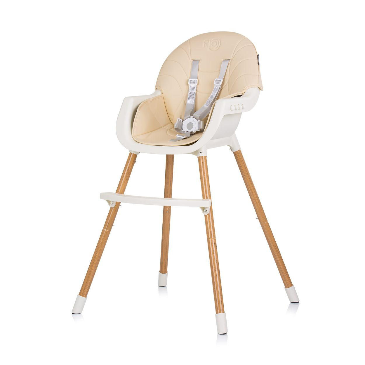 Beige und weißer Hochstuhl mit Holzbeinen, Sicherheitsgurten und konturiertem Sitz.