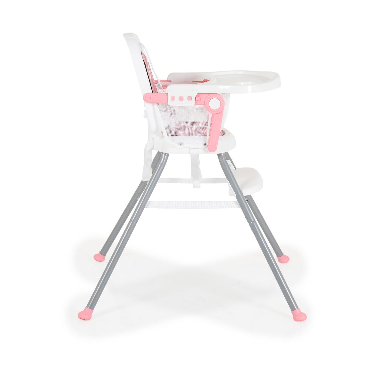 Silla alta blanca con detalles en rosa, incluyendo bandeja y asiento. Las patas son plateadas y rosas.