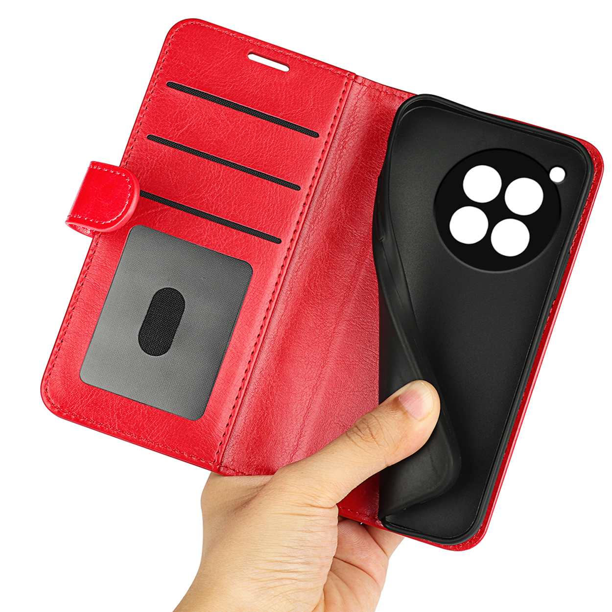 Étui de téléphone rouge style portefeuille, ouvert. Main tenant un étui noir.