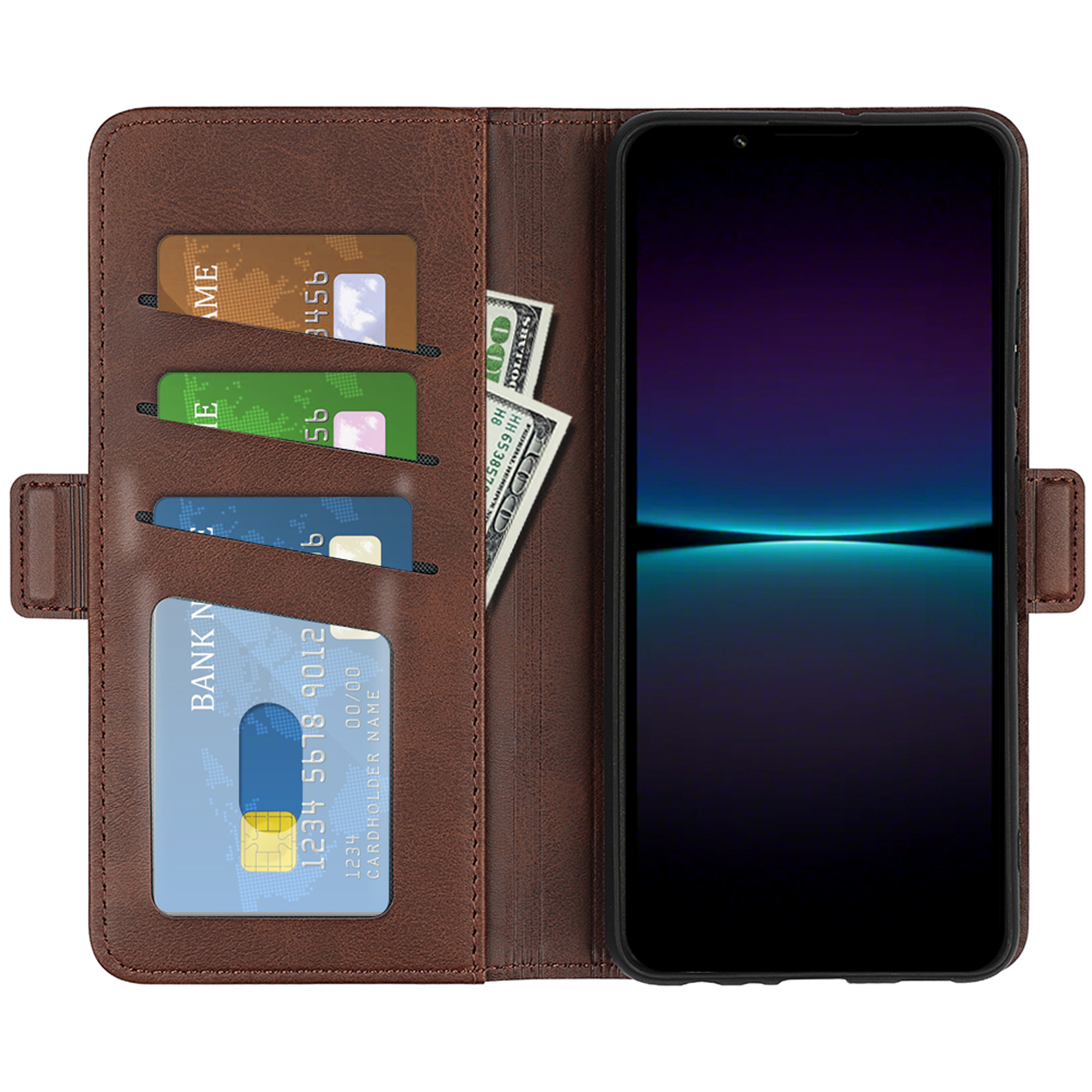 Bruine leren telefoonhoes, open. Toont een telefoon met zwart scherm, kaarten en contant geld.