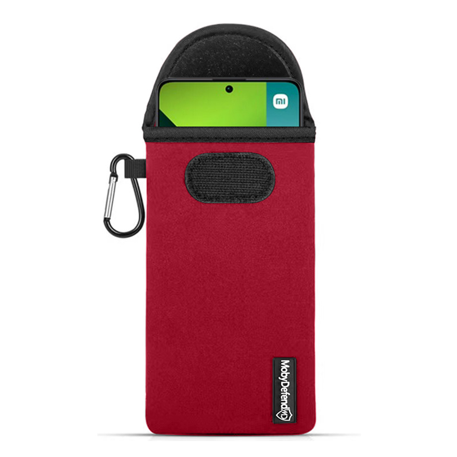 Een rode telefoonhoes met een telefoon erin. Een metalen clip hangt aan de hoes.