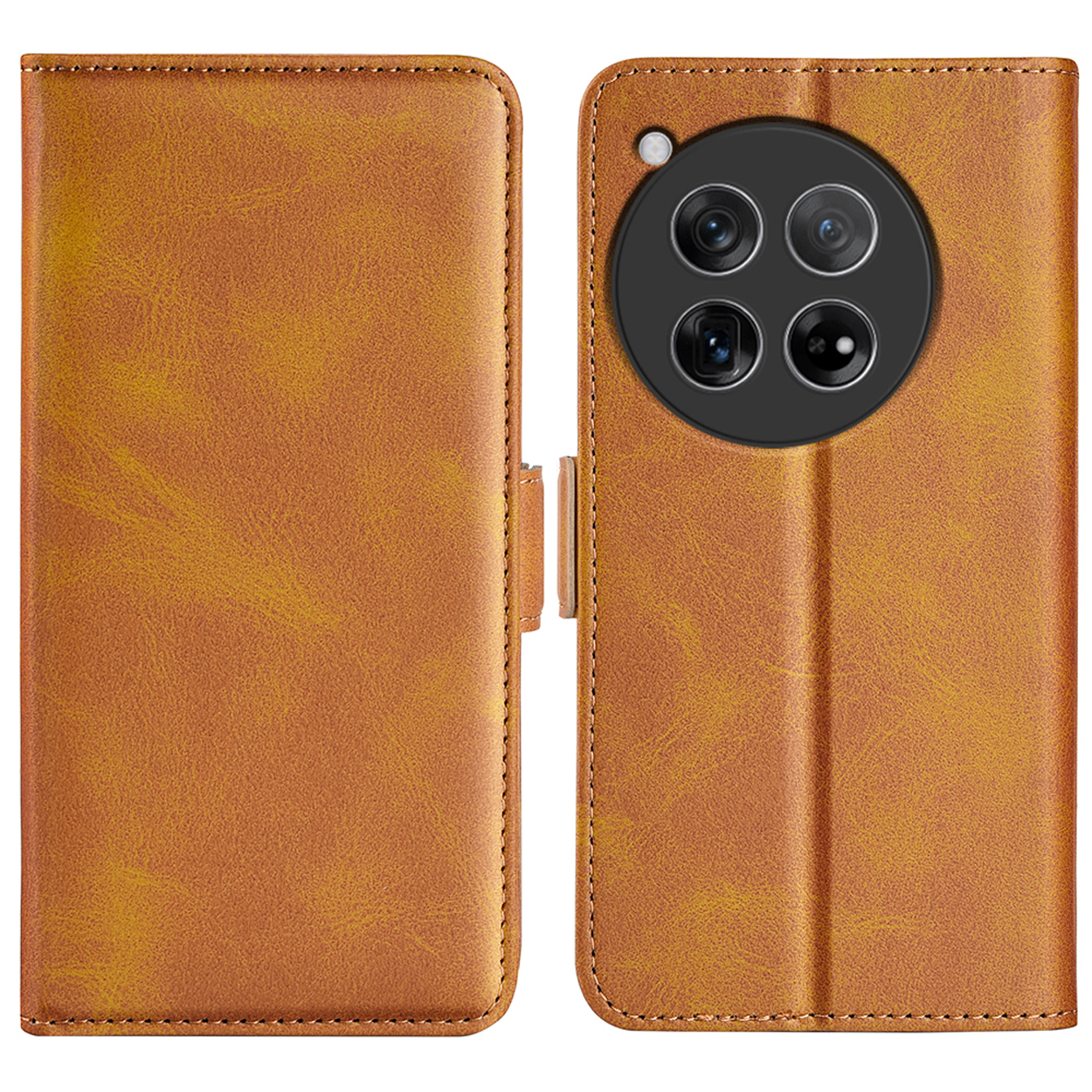 Een bruine leren telefoonhoes, opengeklapt. De achterkant toont een telefoon met cameralenzen.