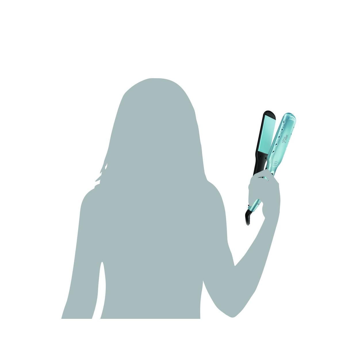 Osoba trzymająca niebiesko-czarną prostownicę do włosów. Sylwetka na białym tle.