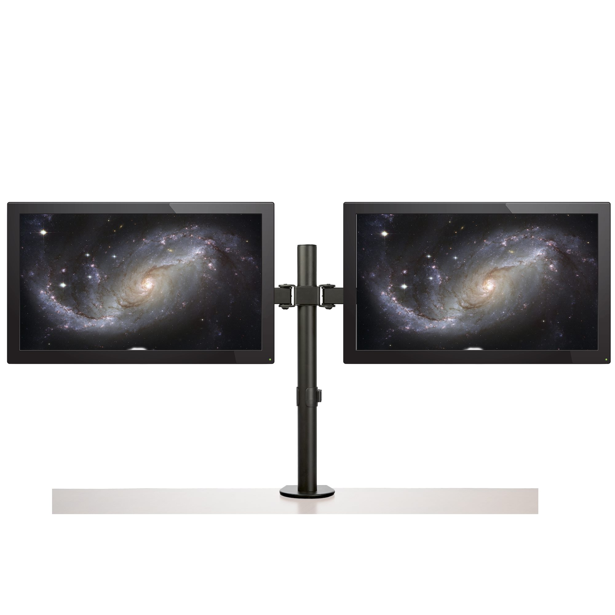 Due monitor neri mostrano un'immagine della galassia. Sono montati su un supporto nero, su una superficie bianca, su sfondo bianco.