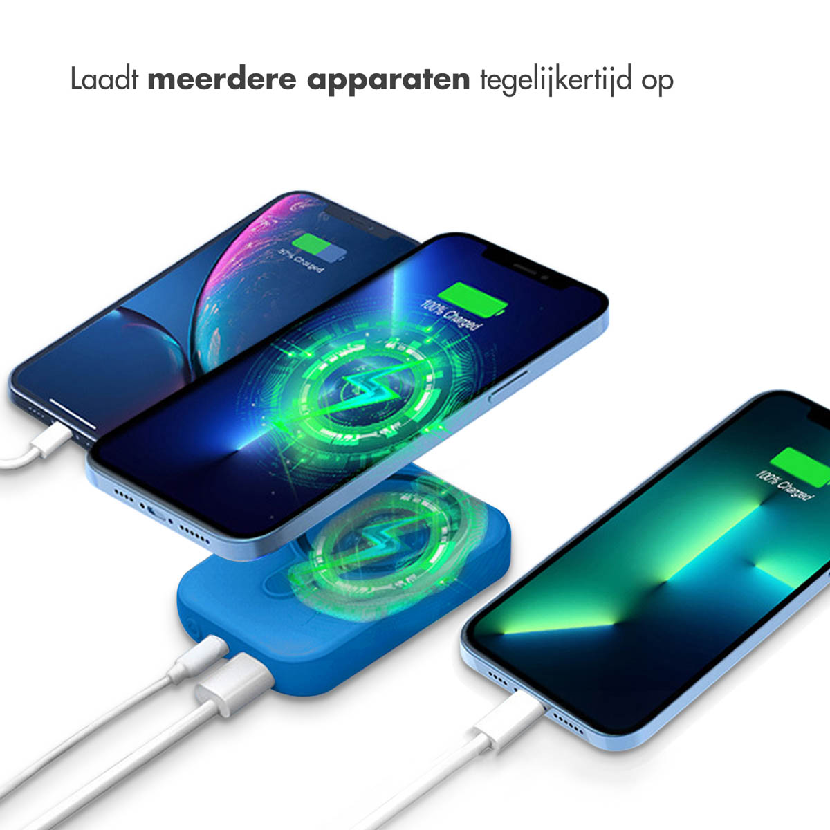 Drei Telefone werden drahtlos aufgeladen. Ein Telefon wird auf einem blauen Pad aufgeladen, andere sind mit weißen Kabeln verbunden.