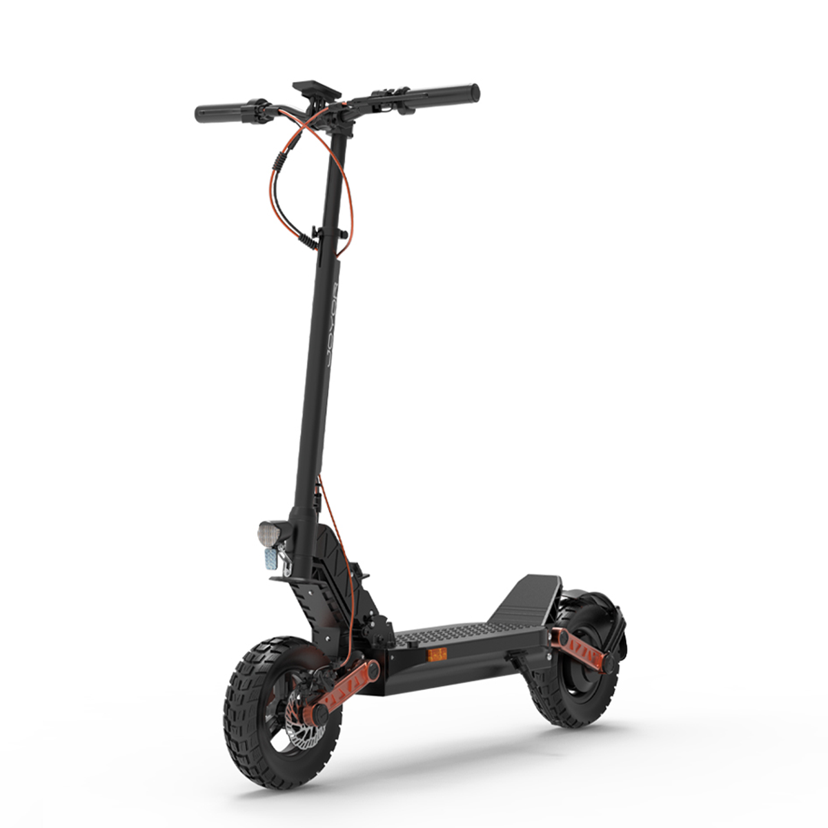 Czarna hulajnoga elektryczna z pomarańczowymi akcentami. Ma duże opony i reflektor.