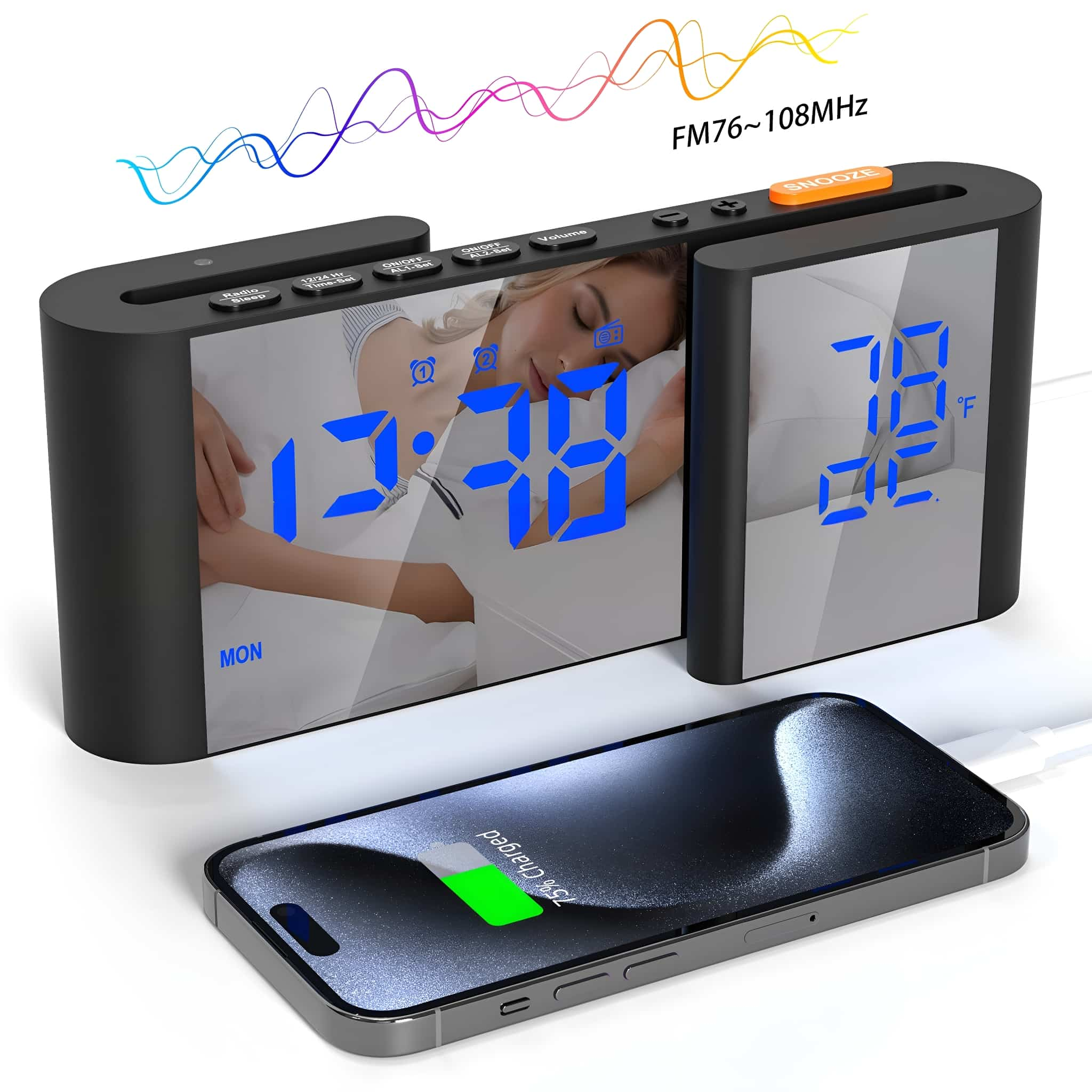 Schwarzer digitaler Wecker mit Anzeige von Uhrzeit und Temperatur. Ein Telefon lädt unten, Bild einer schlafenden Person.