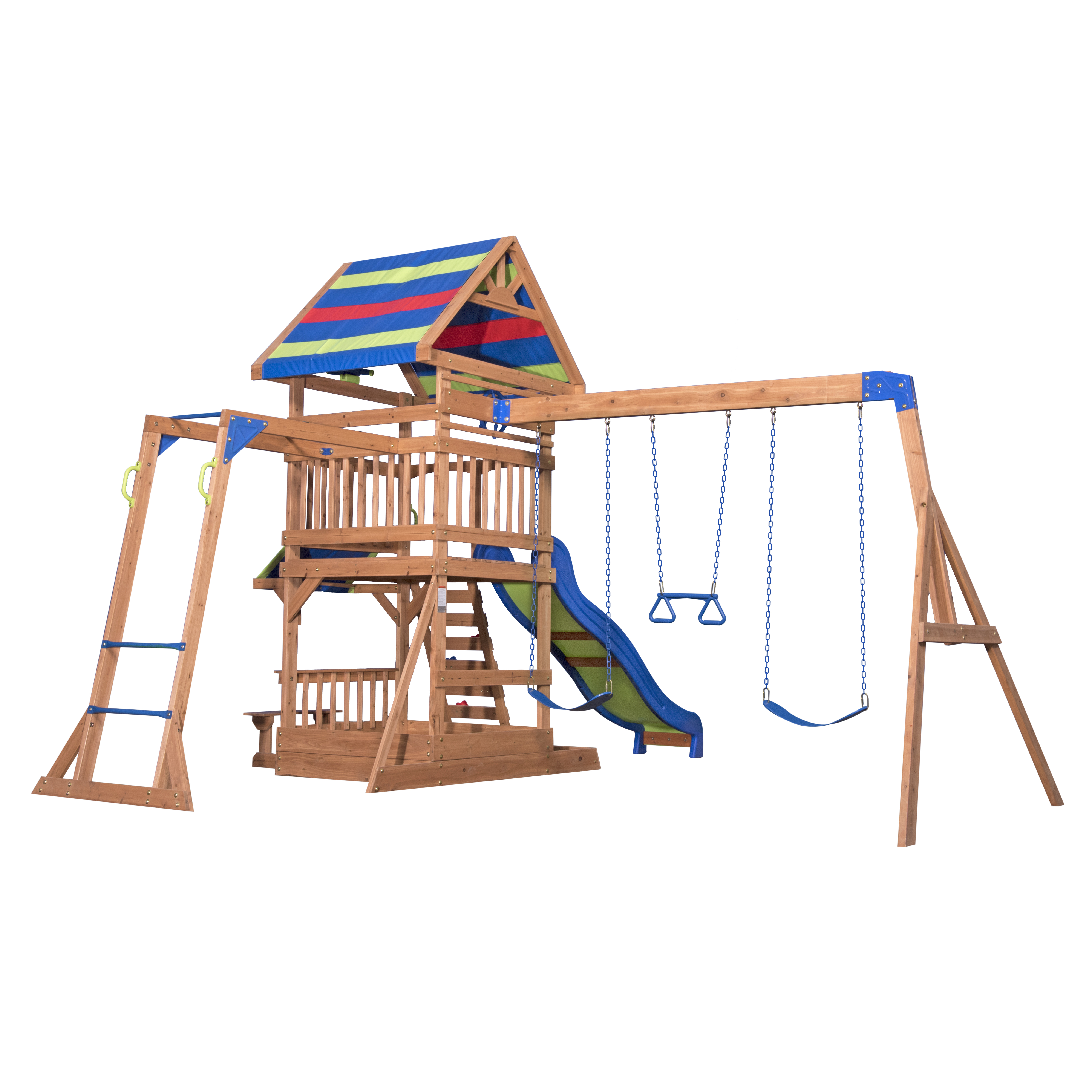 Holzspielplatz mit Rutsche, Schaukeln, Klettergerüst und farbenfrohem Dach auf Weiß.