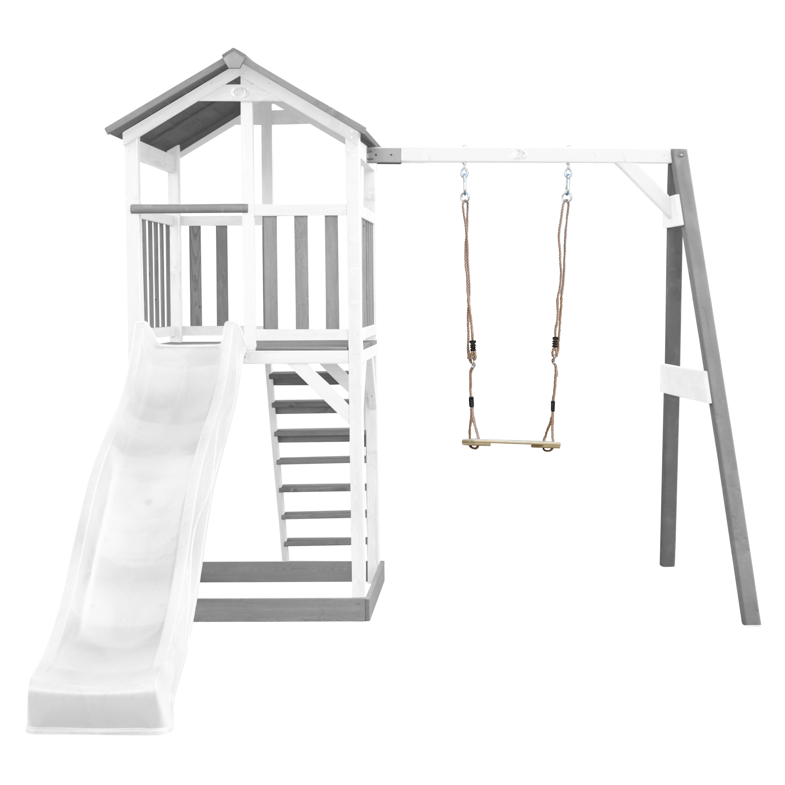 Spielplatz aus Holz mit Rutsche und Schaukel auf weißem Hintergrund.