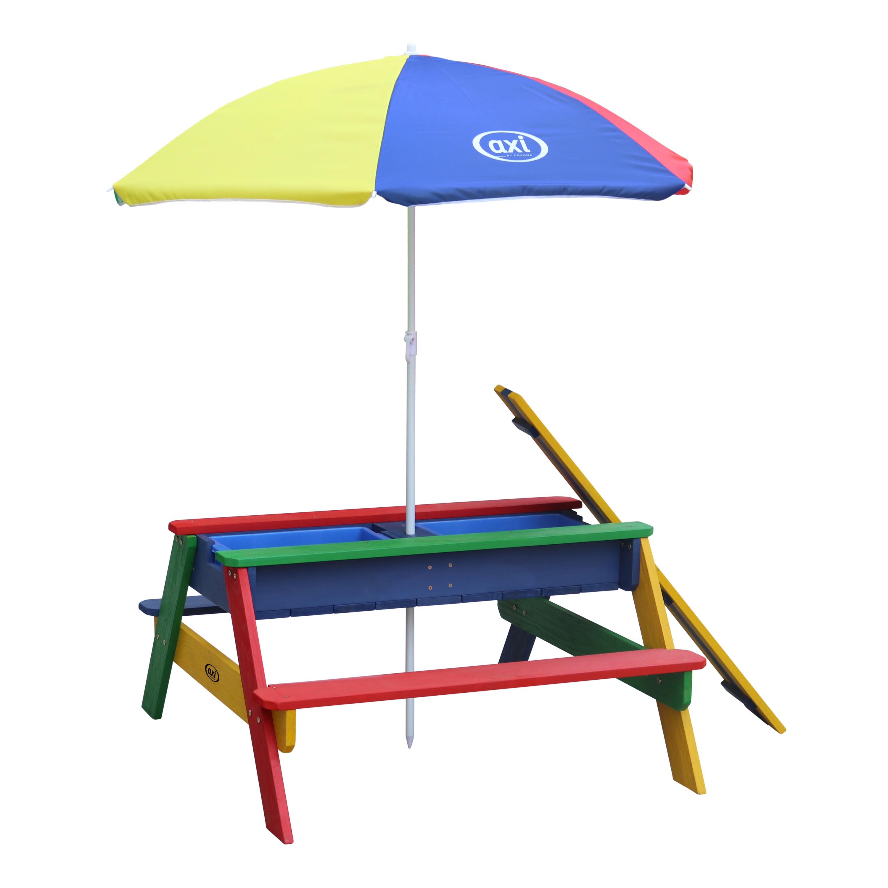 Spieltisch mit farbenfrohem Sonnenschirm, Sand- und Wasserbereich und Bänken.